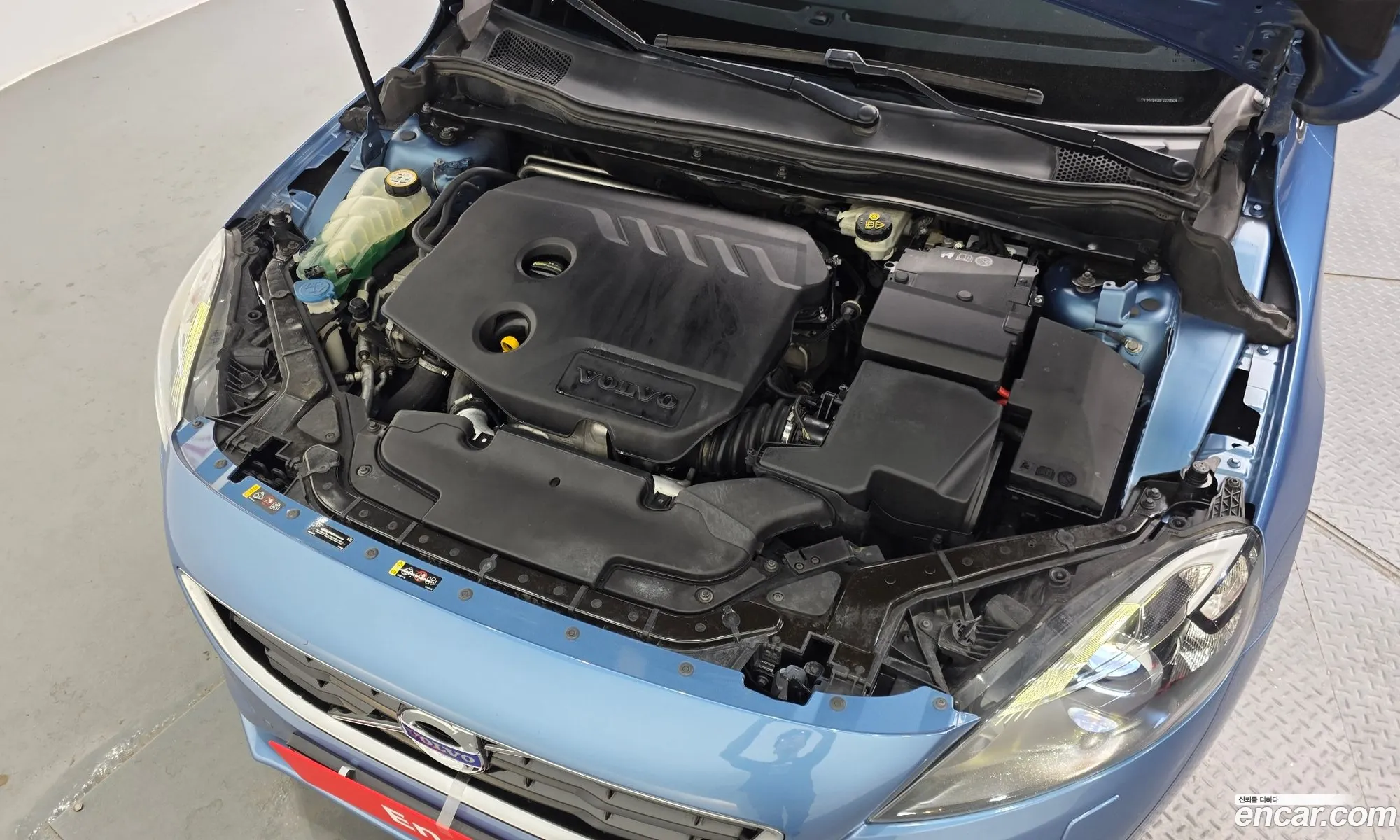 Volvo V40 2015 YV1MV845BF2220504 — 3
