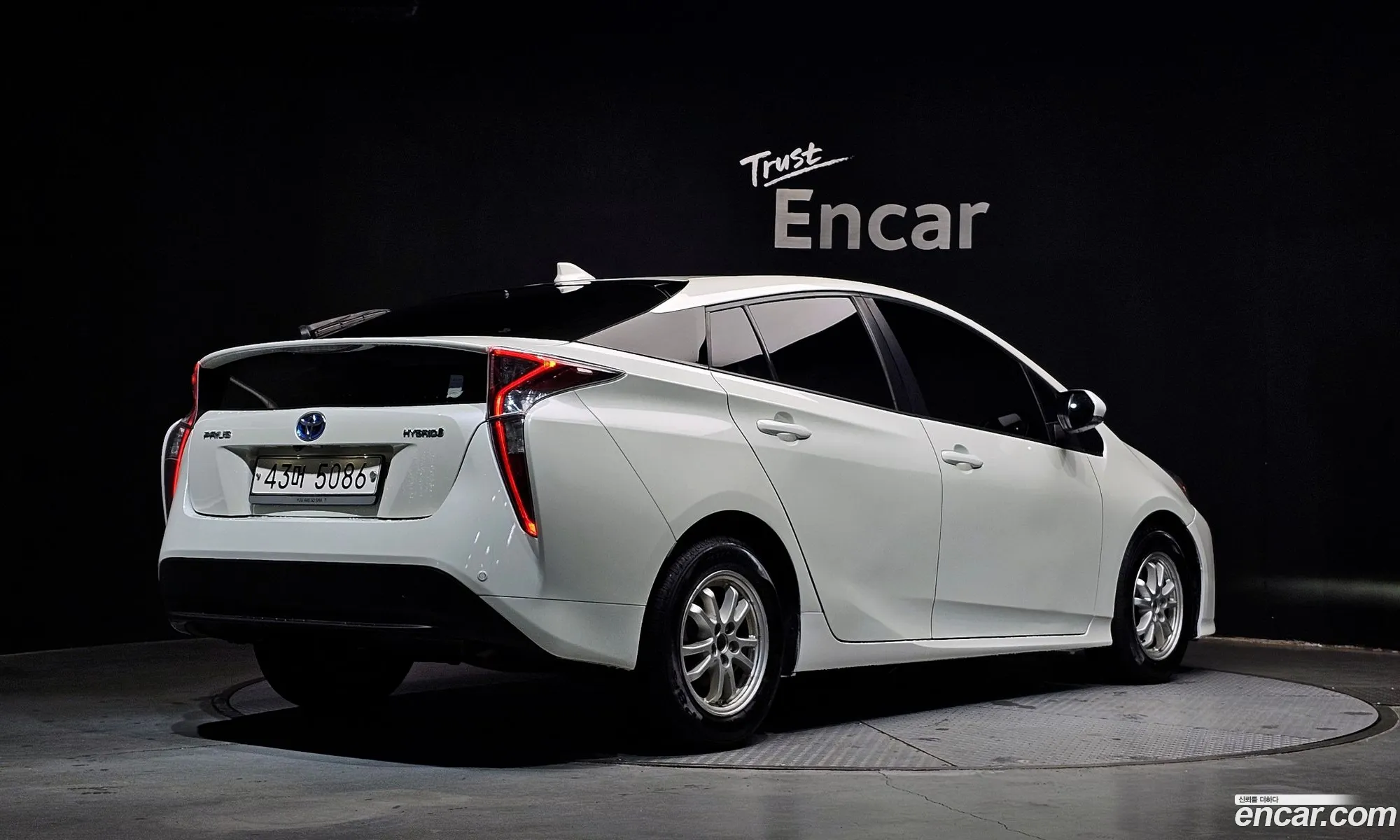 Toyota Prius 2017 JTDKBRFU6H3545891 — 2