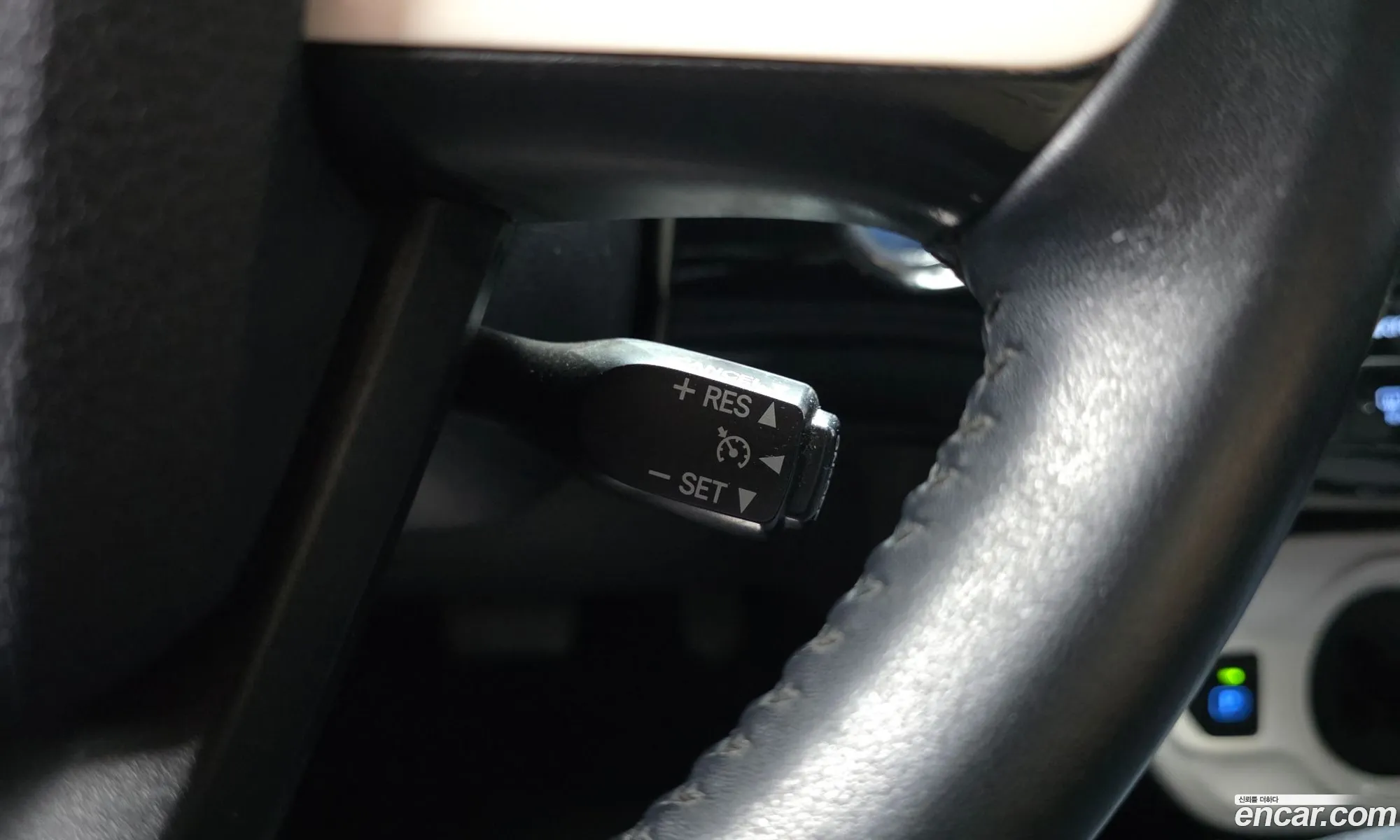 Toyota Prius 2017 JTDKBRFU6H3545891 — 9