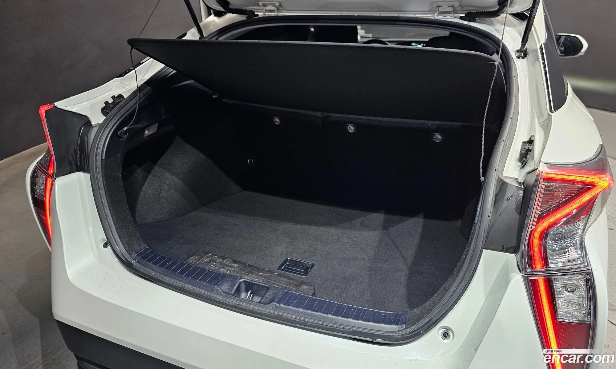 Toyota Prius 2017 JTDKBRFU6H3545891 — 10