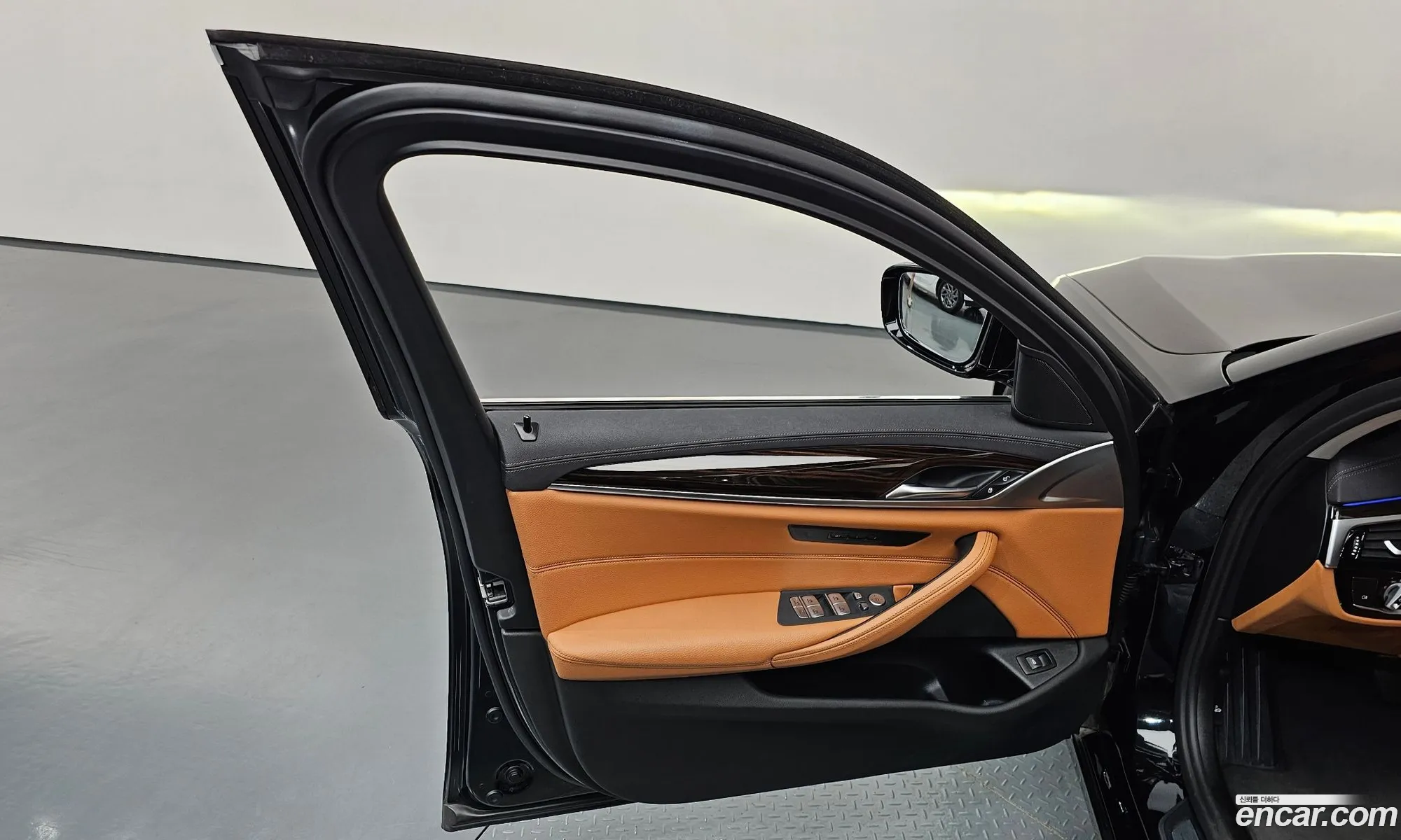BMW 5 Series 2022 — 24