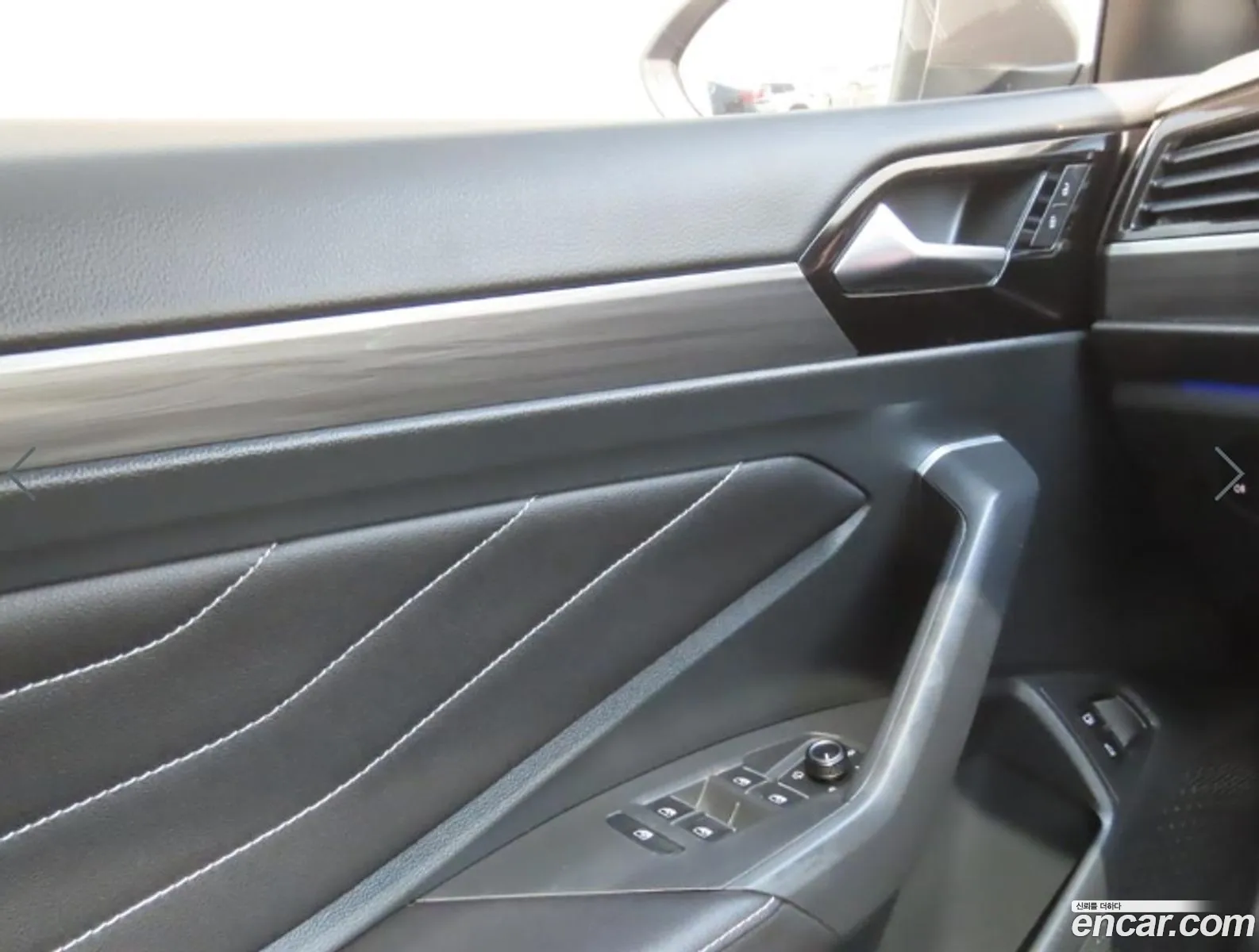 Volkswagen Jetta 7th Gen 2023 — 17