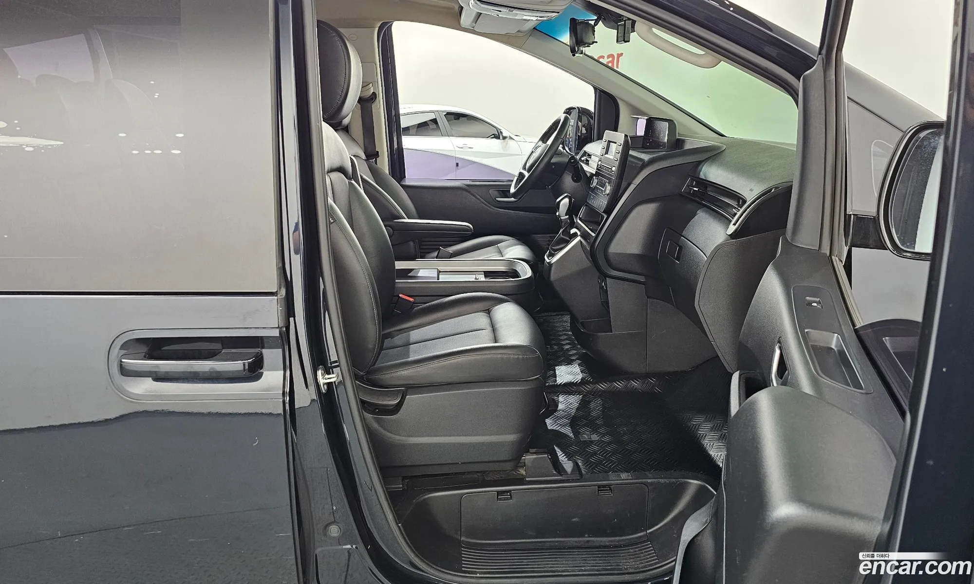 Hyundai Staria 2021 — 11