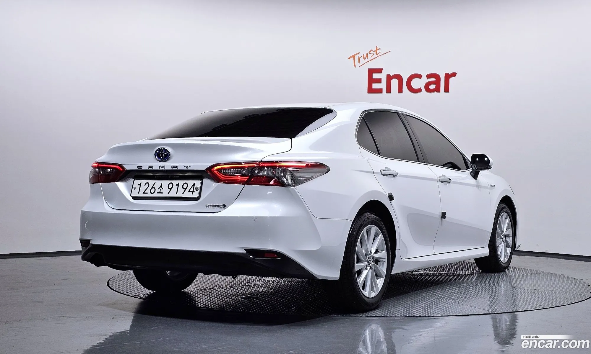 Toyota Camry 2023 — 16