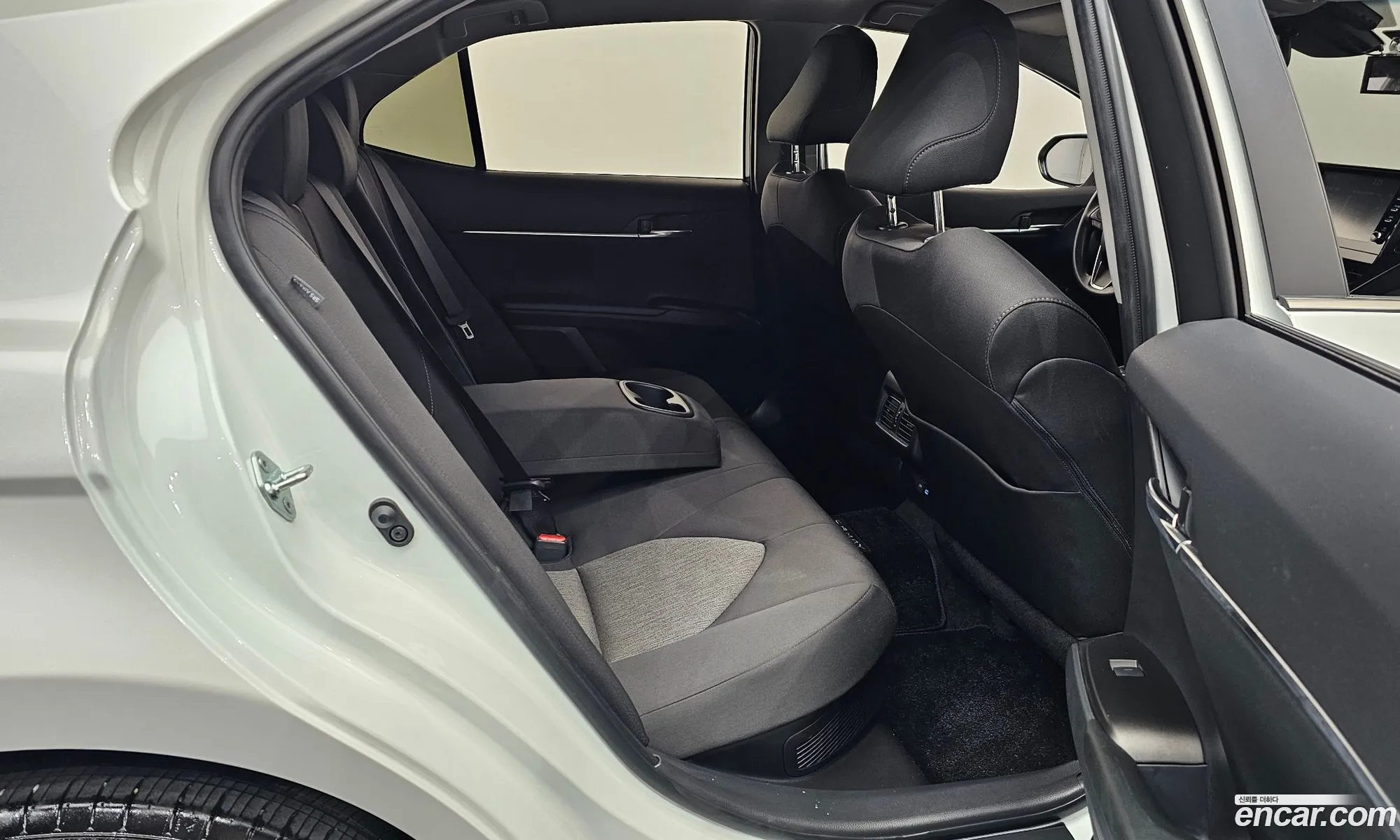 Toyota Camry 2023 — 27