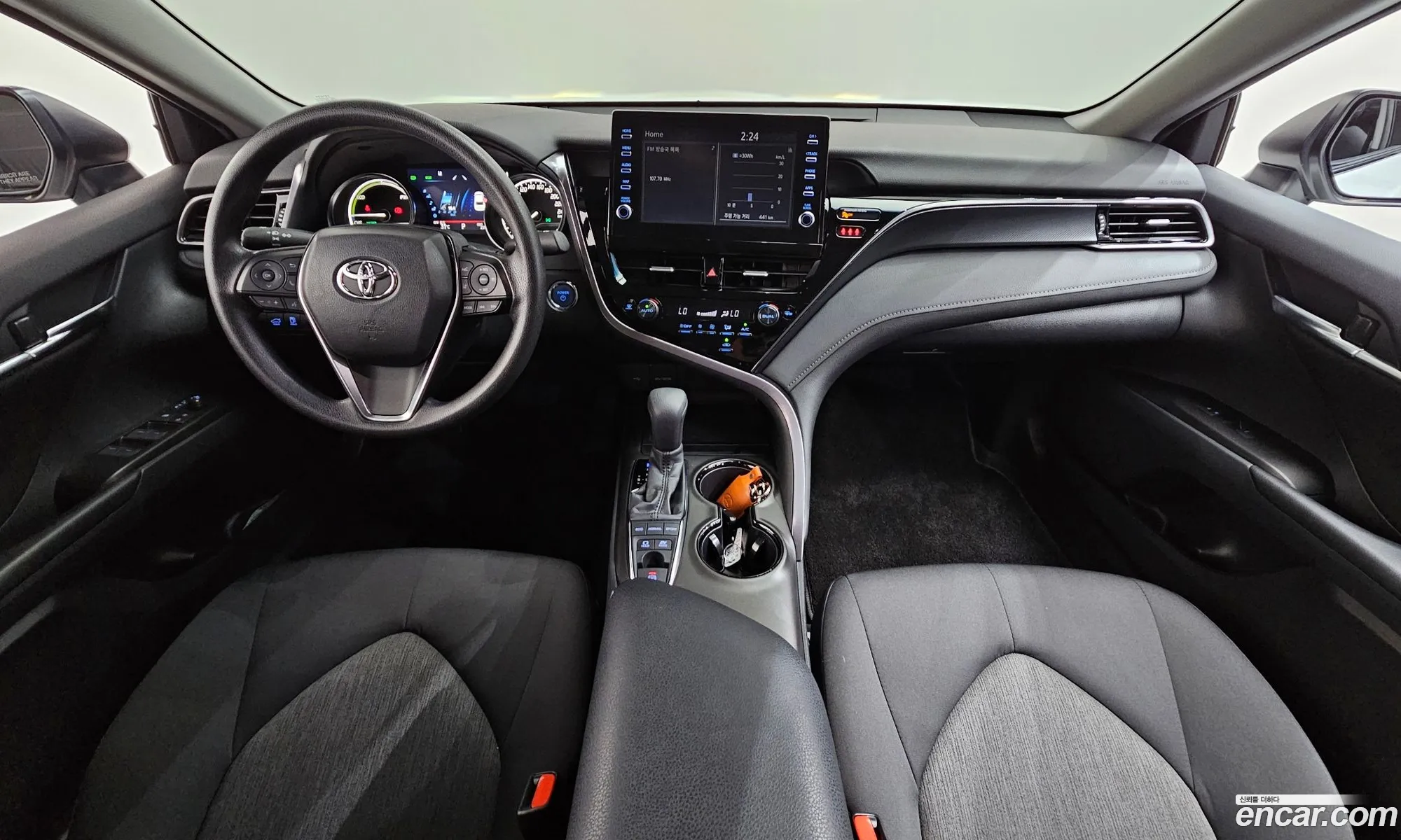 Toyota Camry 2023 — 18