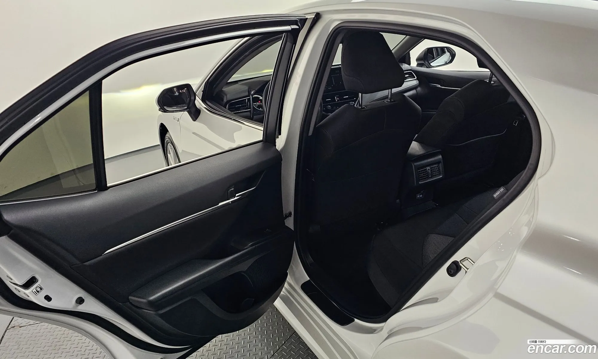 Toyota Camry 2023 — 21