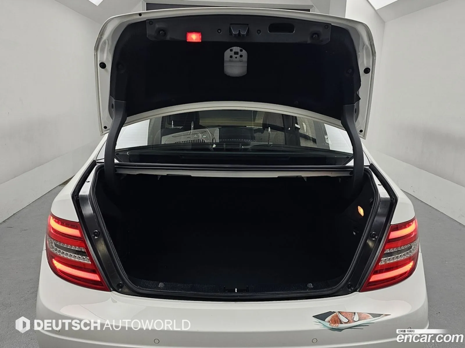 Mercedes-Benz C-Class W204 2013 — 9