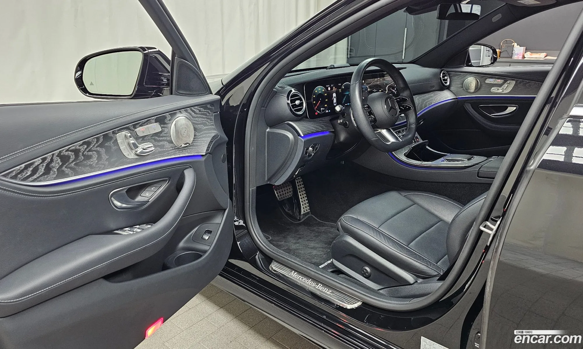 Mercedes-Benz E-Class W213 2022 — 12