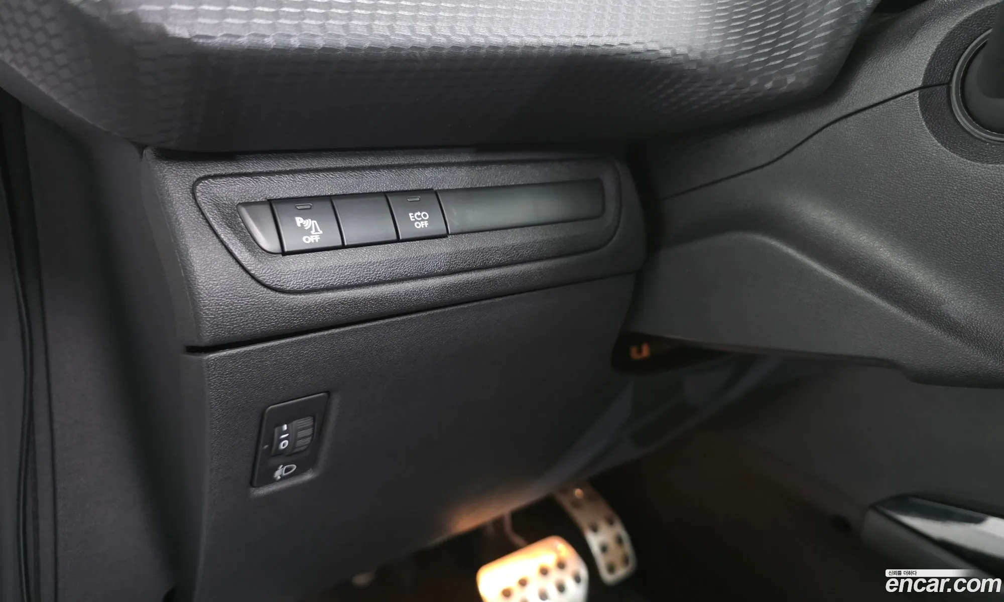 Peugeot 2008 2017 VF3CUBHYMHY002853 — 28