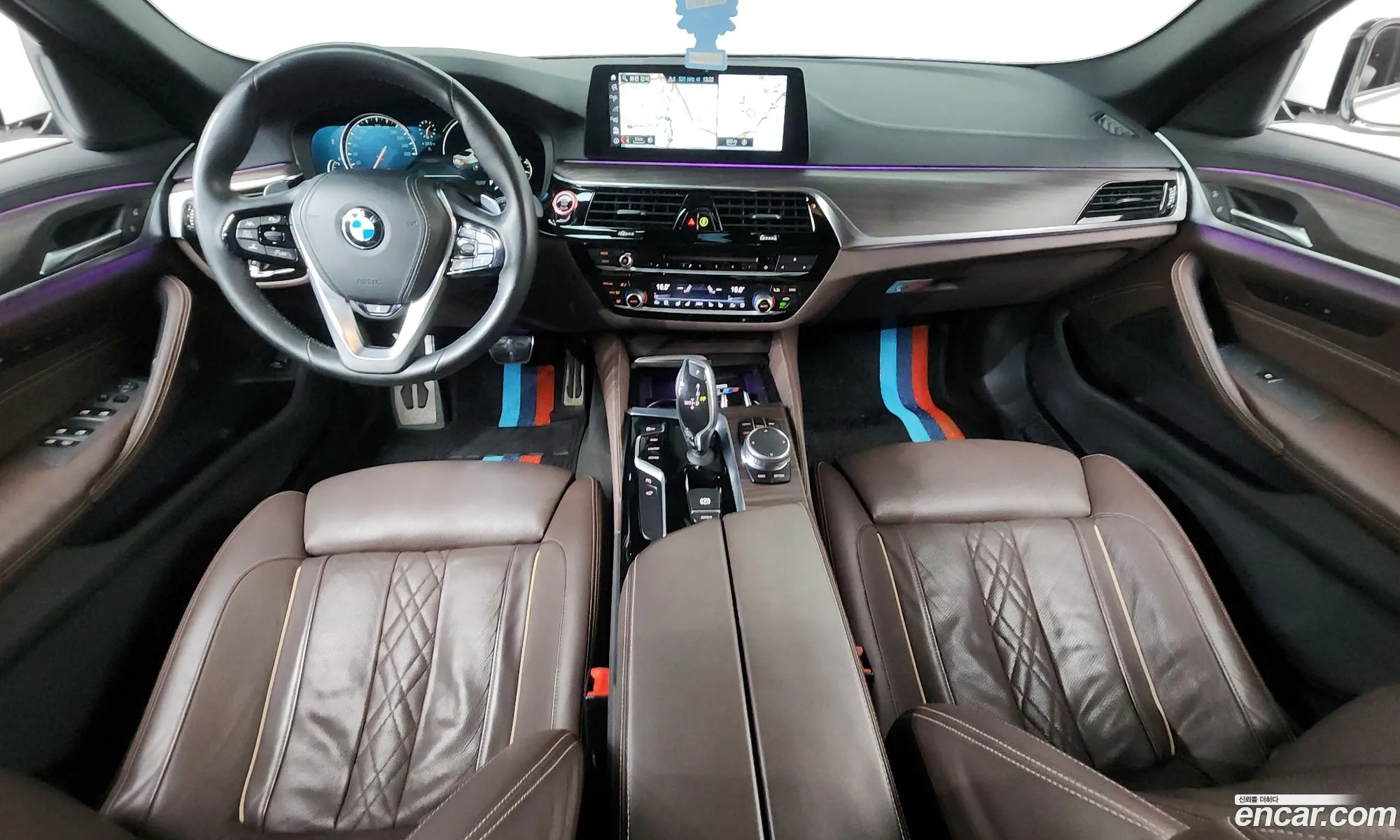 BMW 5 Series 2018 WBAJD9103JWC12384 — 24