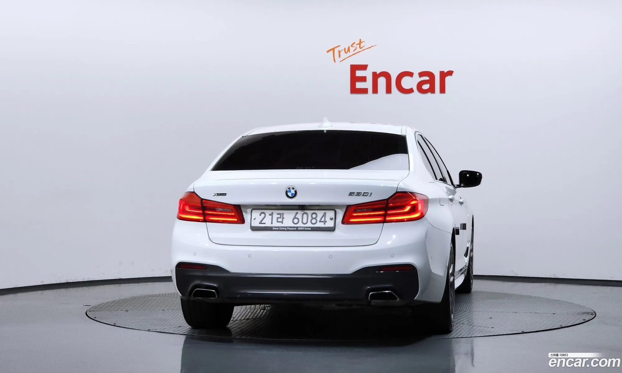 BMW 5 Series 2018 WBAJD9103JWC12384 — 34