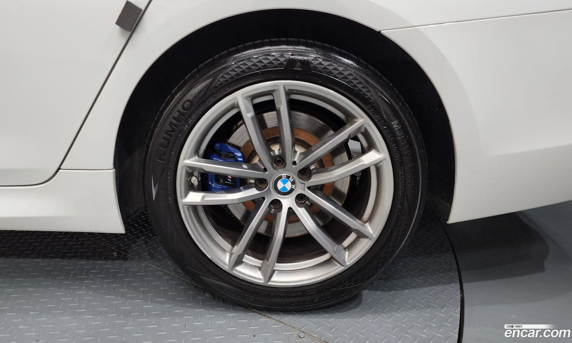 BMW 5 Series 2018 WBAJD9103JWC12384 — 16