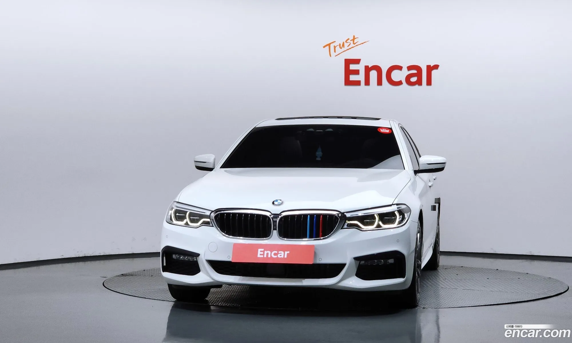 BMW 5 Series 2018 WBAJD9103JWC12384 — 17
