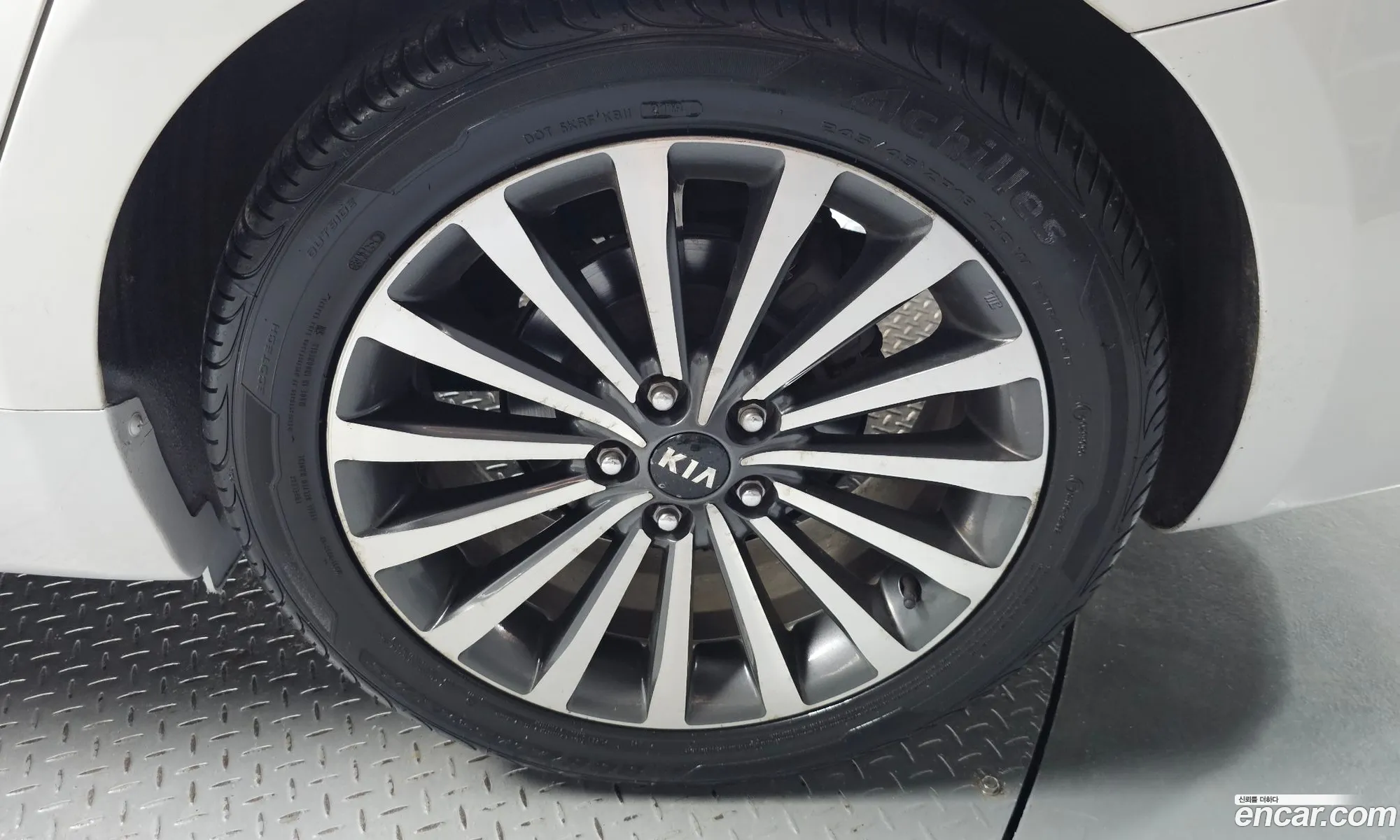 Kia K7 2013 — 24