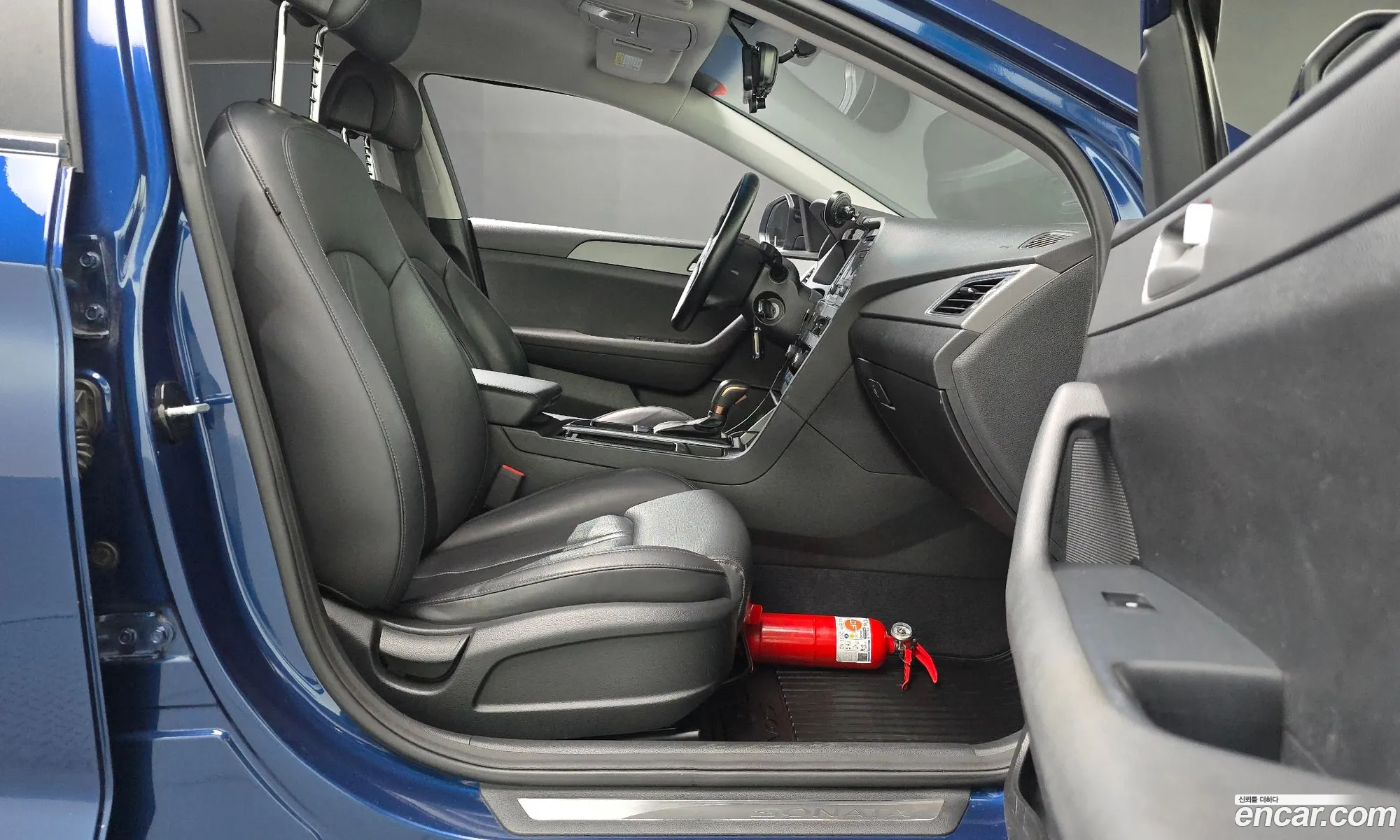Hyundai LF Sonata 2015 KMHE341DBGA178779 — 3