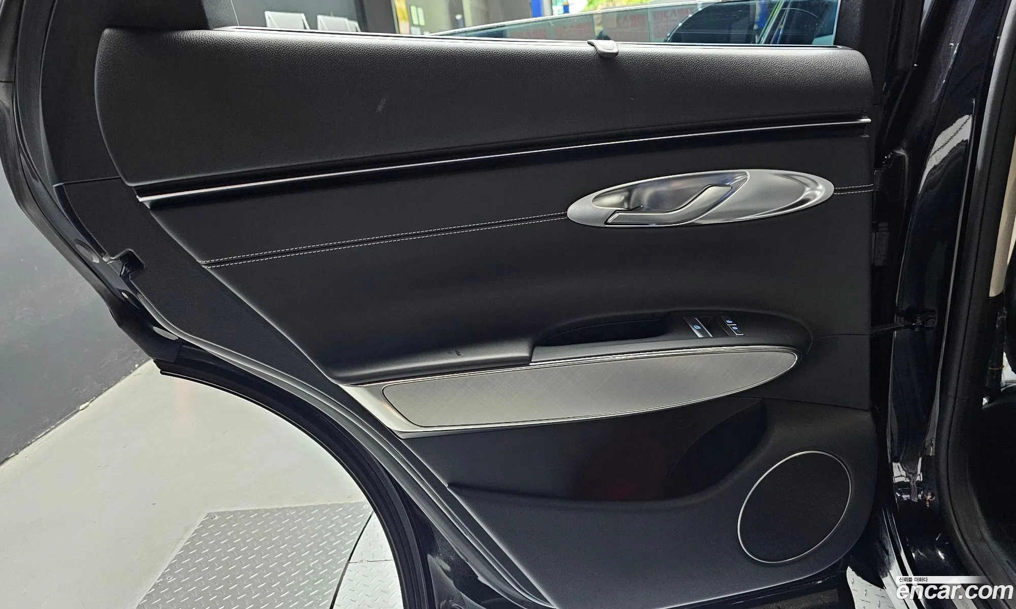 Genesis Electrified GV70 2022 — 16