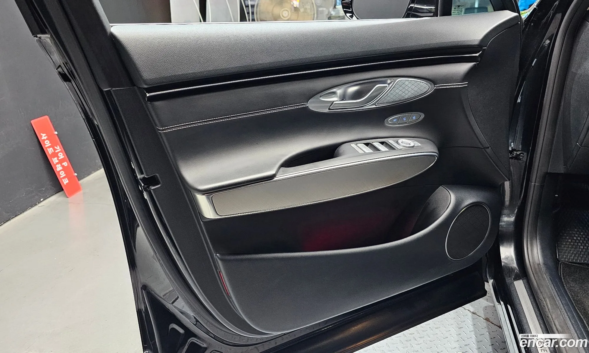 Genesis Electrified GV70 2022 — 22