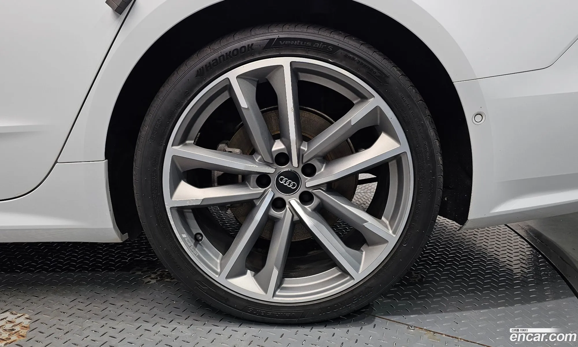 Audi A7 2020 — 7