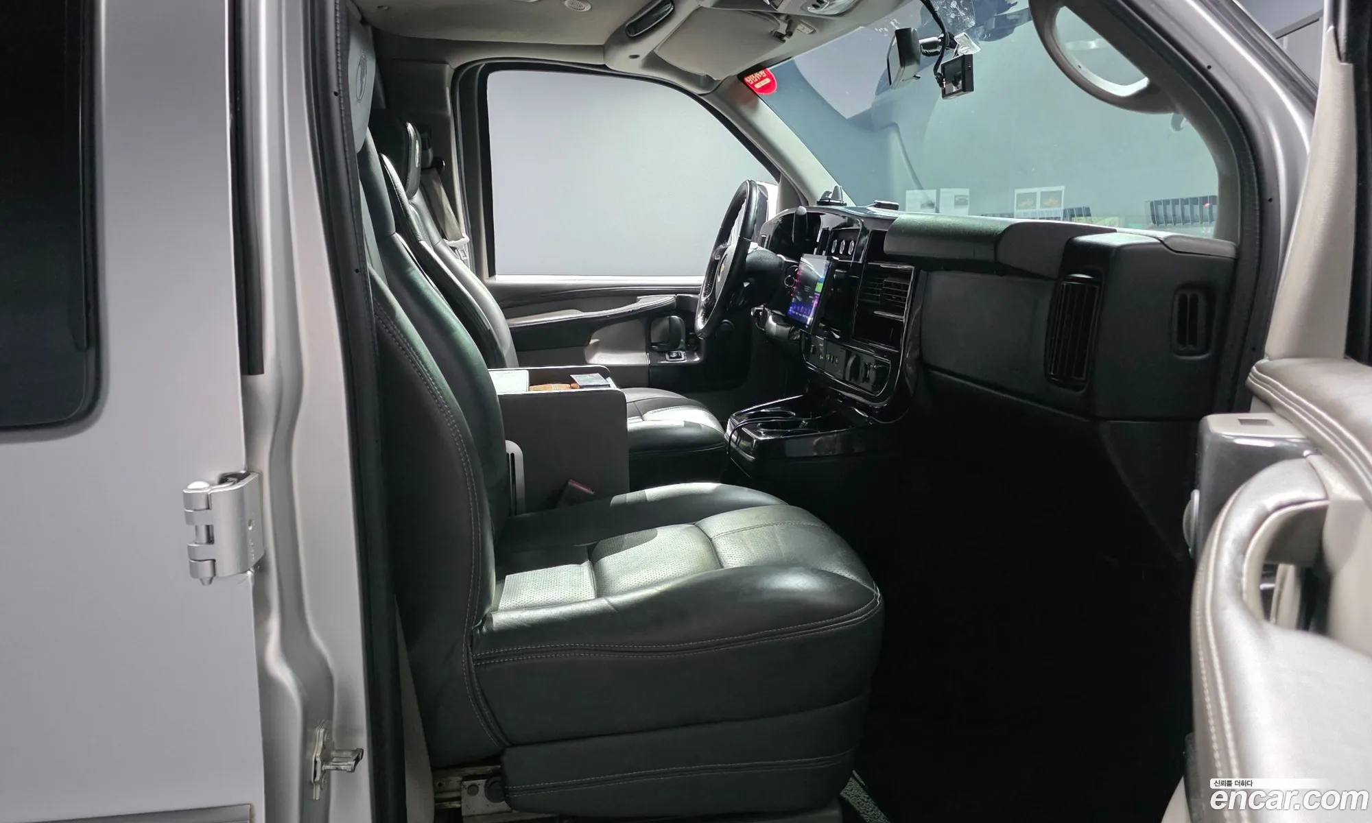 Chevrolet Express Van 2015 1GCWGFCGXF1217799 — 13