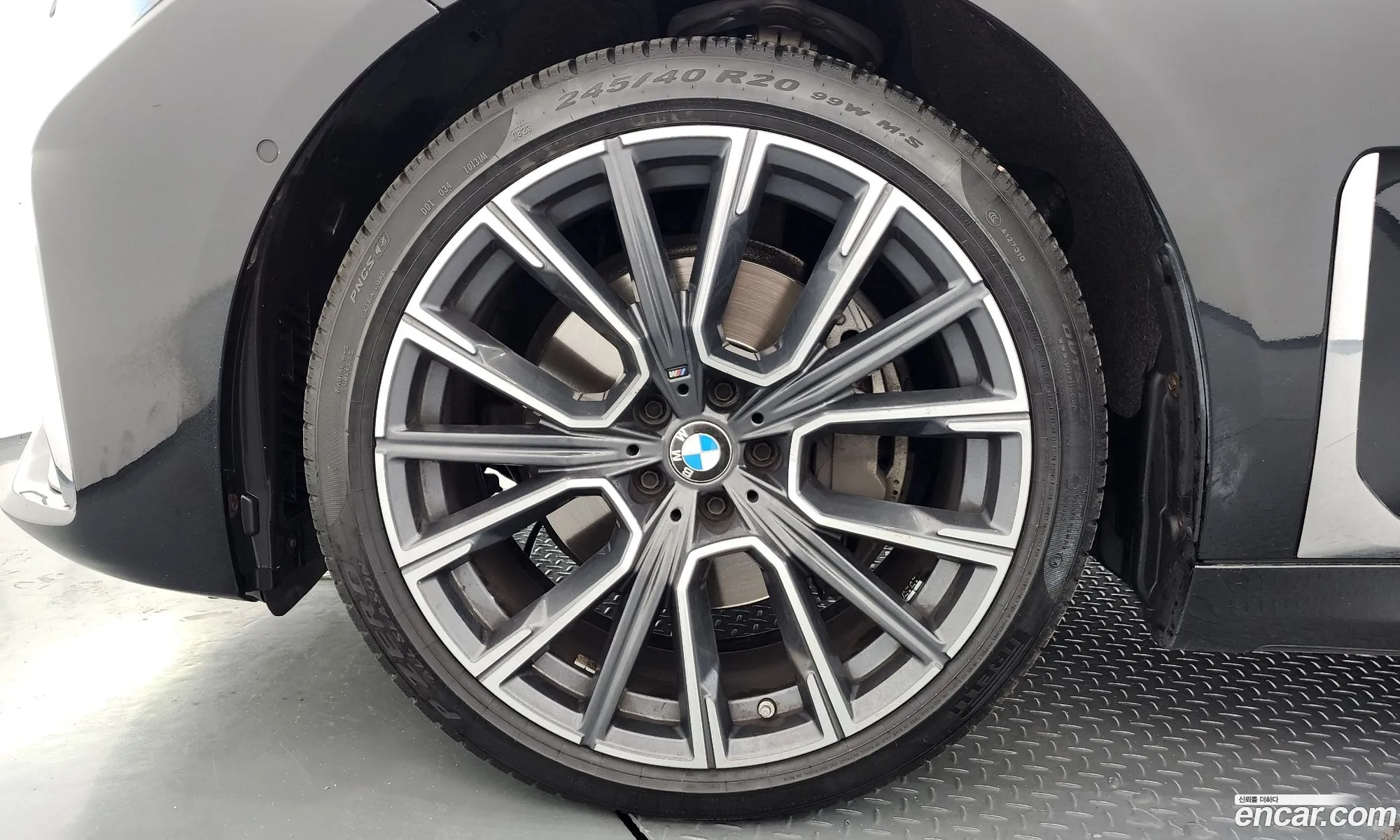 BMW 7 Series 2021 — 24