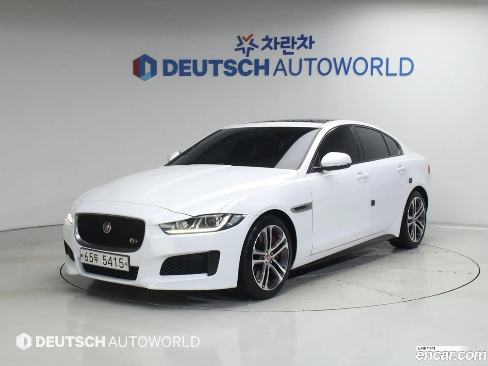 Jaguar XE 2017 — 19