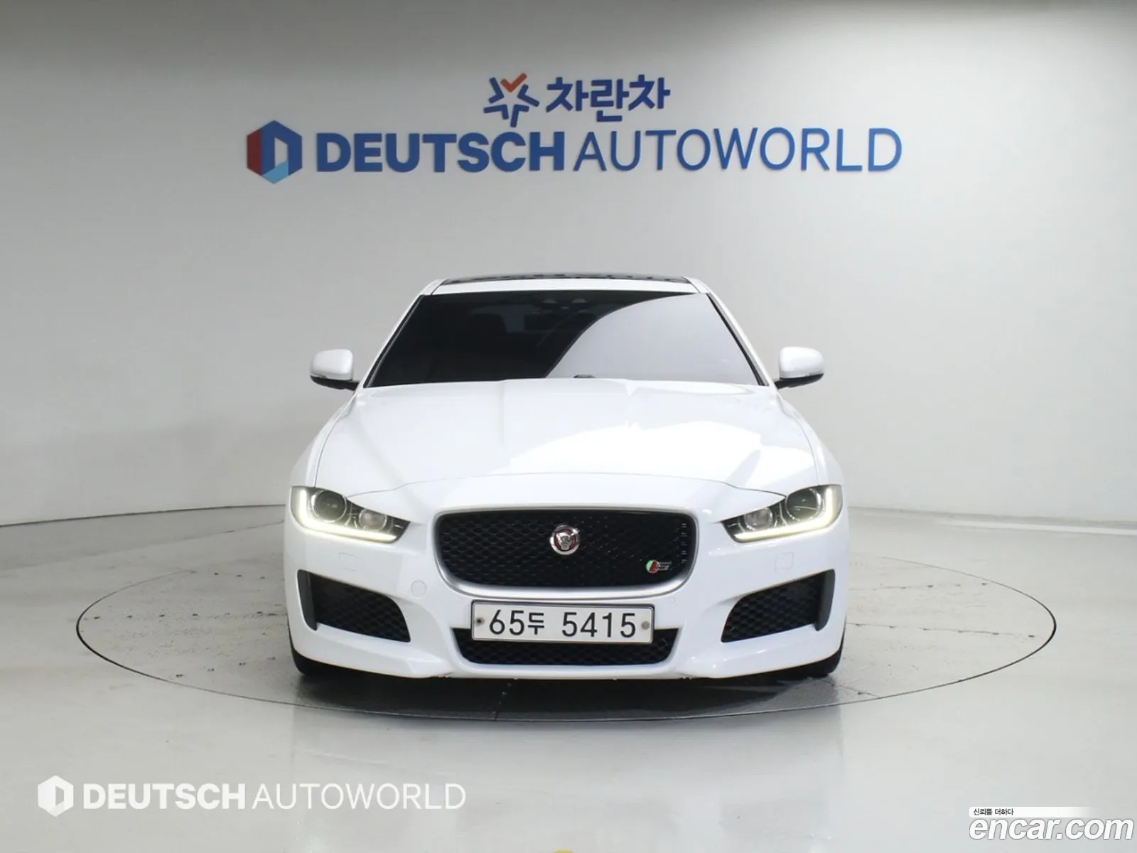 Jaguar XE 2017 — 18