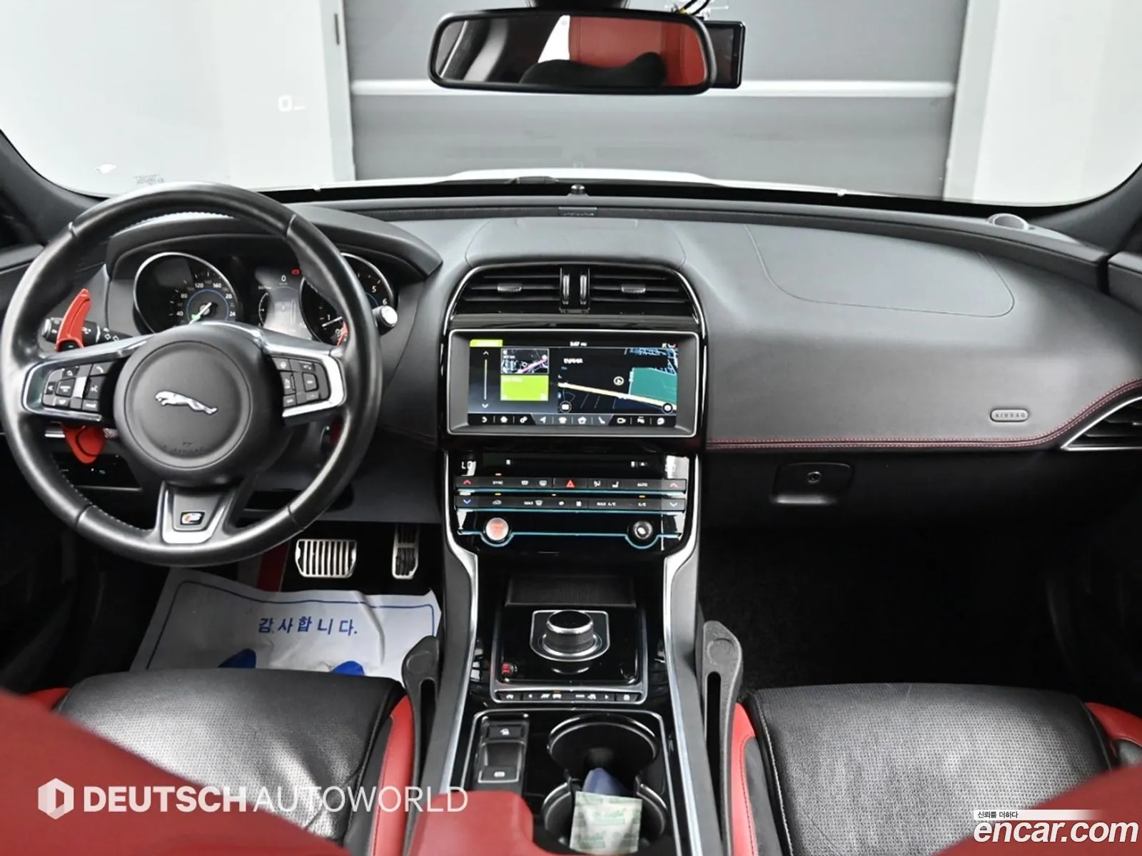 Jaguar XE 2017 — 11