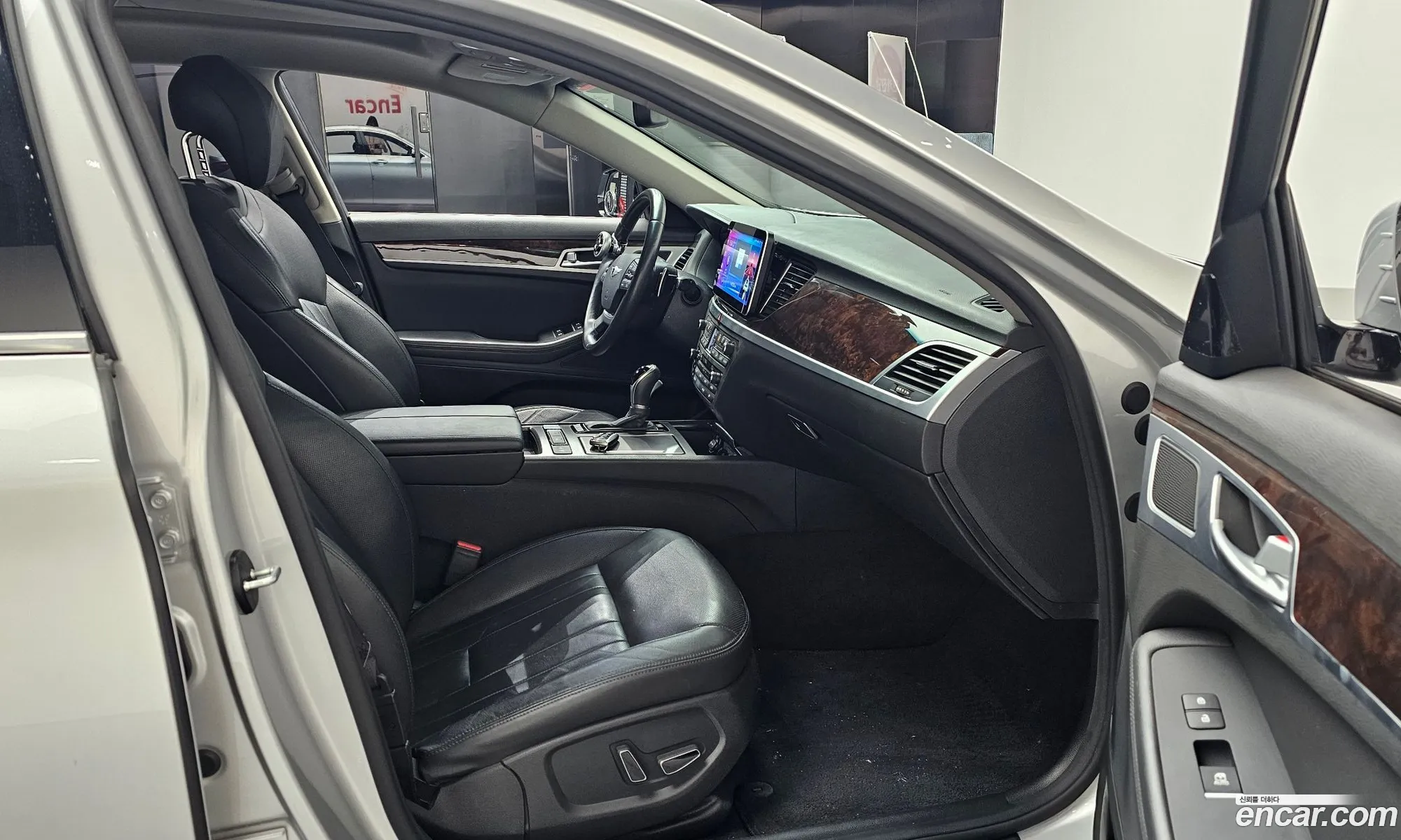 Hyundai Genesis DH 2016 — 22
