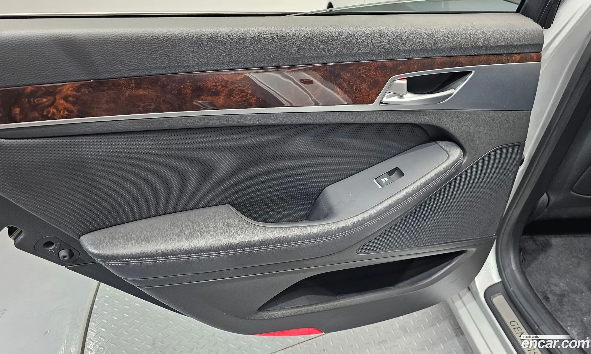 Hyundai Genesis DH 2016 — 25