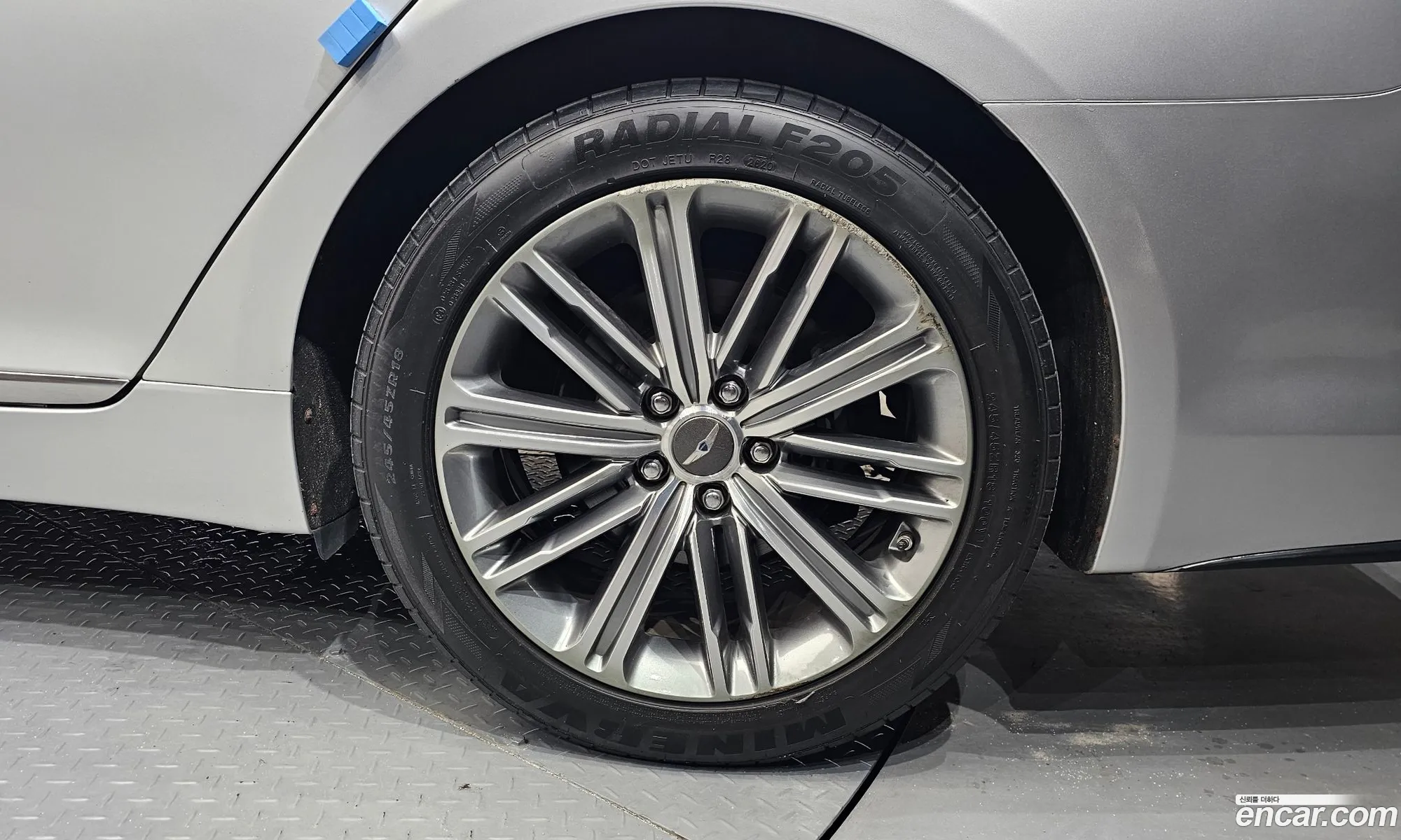 Hyundai Genesis DH 2016 — 23