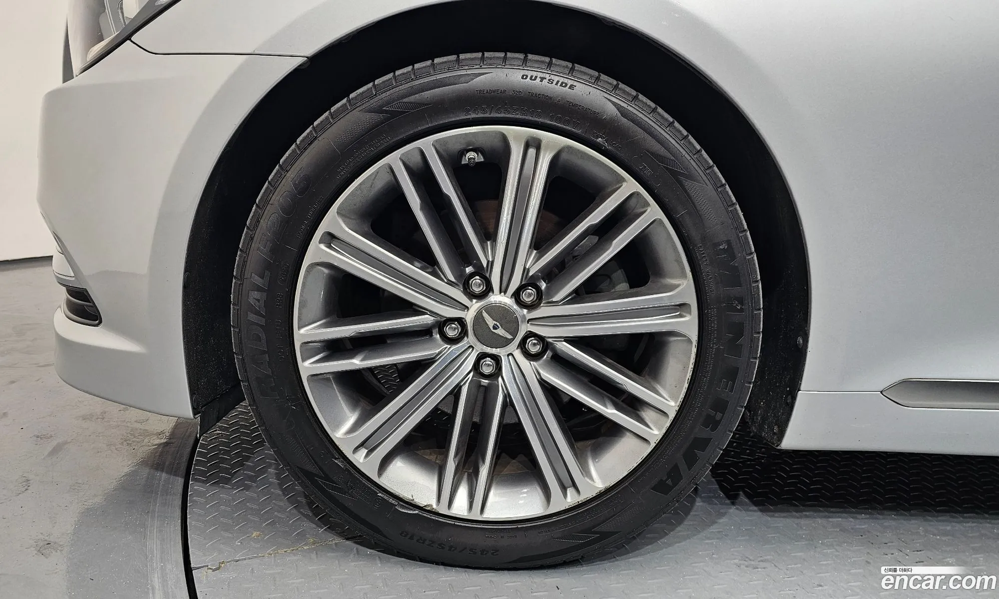 Hyundai Genesis DH 2016 — 8