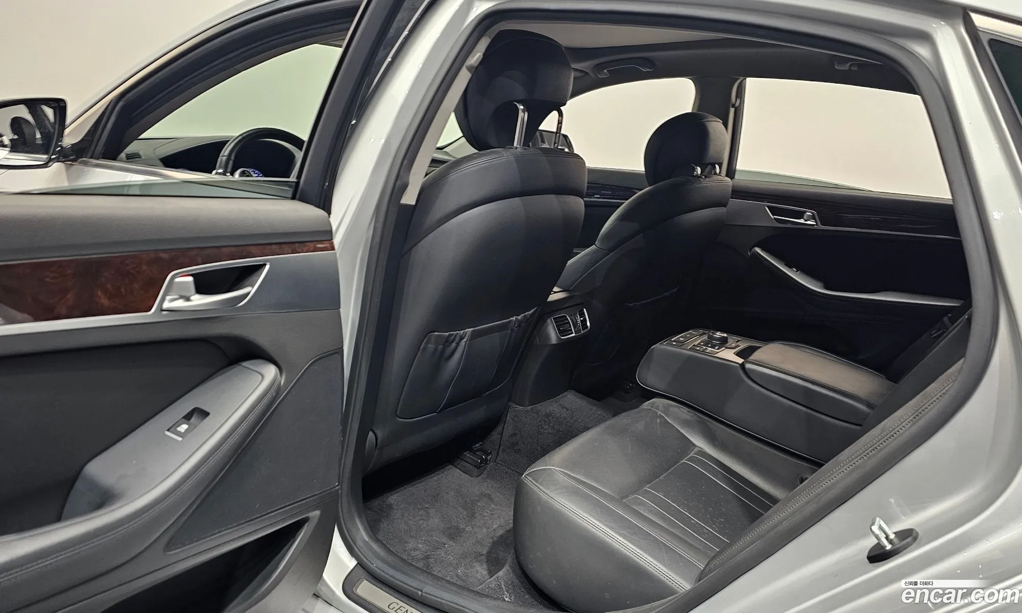 Hyundai Genesis DH 2016 — 9