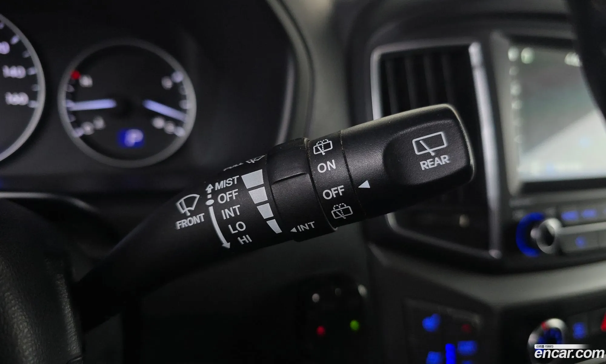 Hyundai Grand Starex 2018 — 13