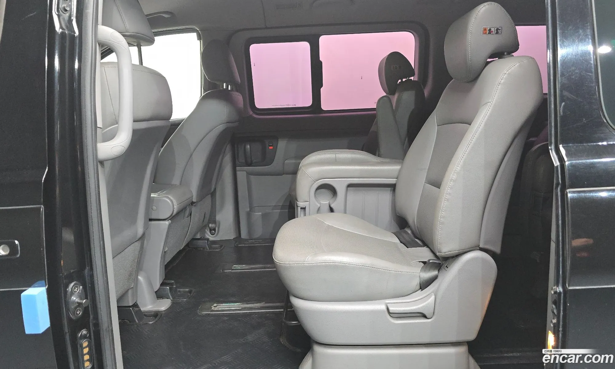 Hyundai Grand Starex 2018 — 18