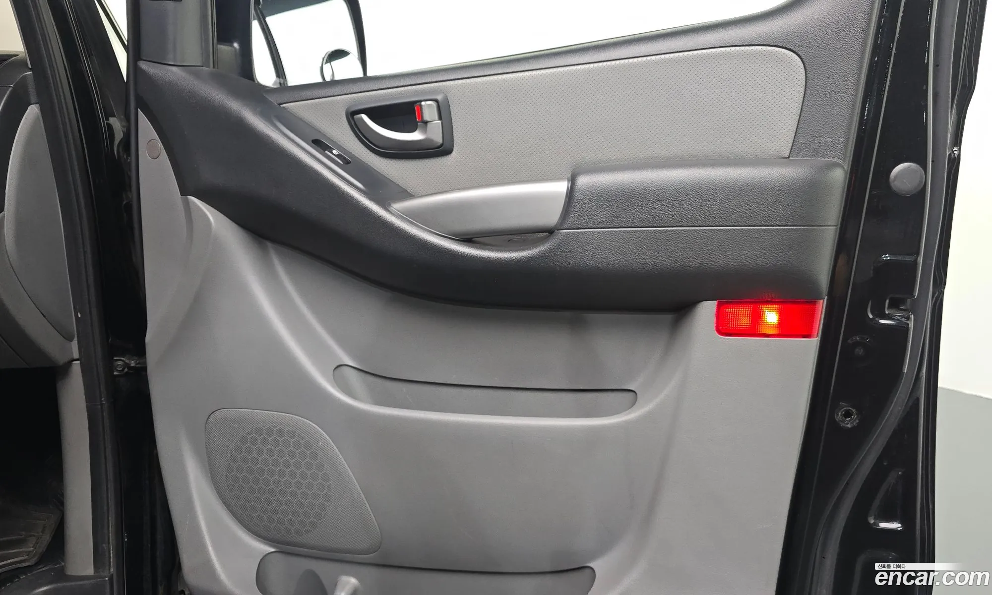 Hyundai Grand Starex 2018 — 33