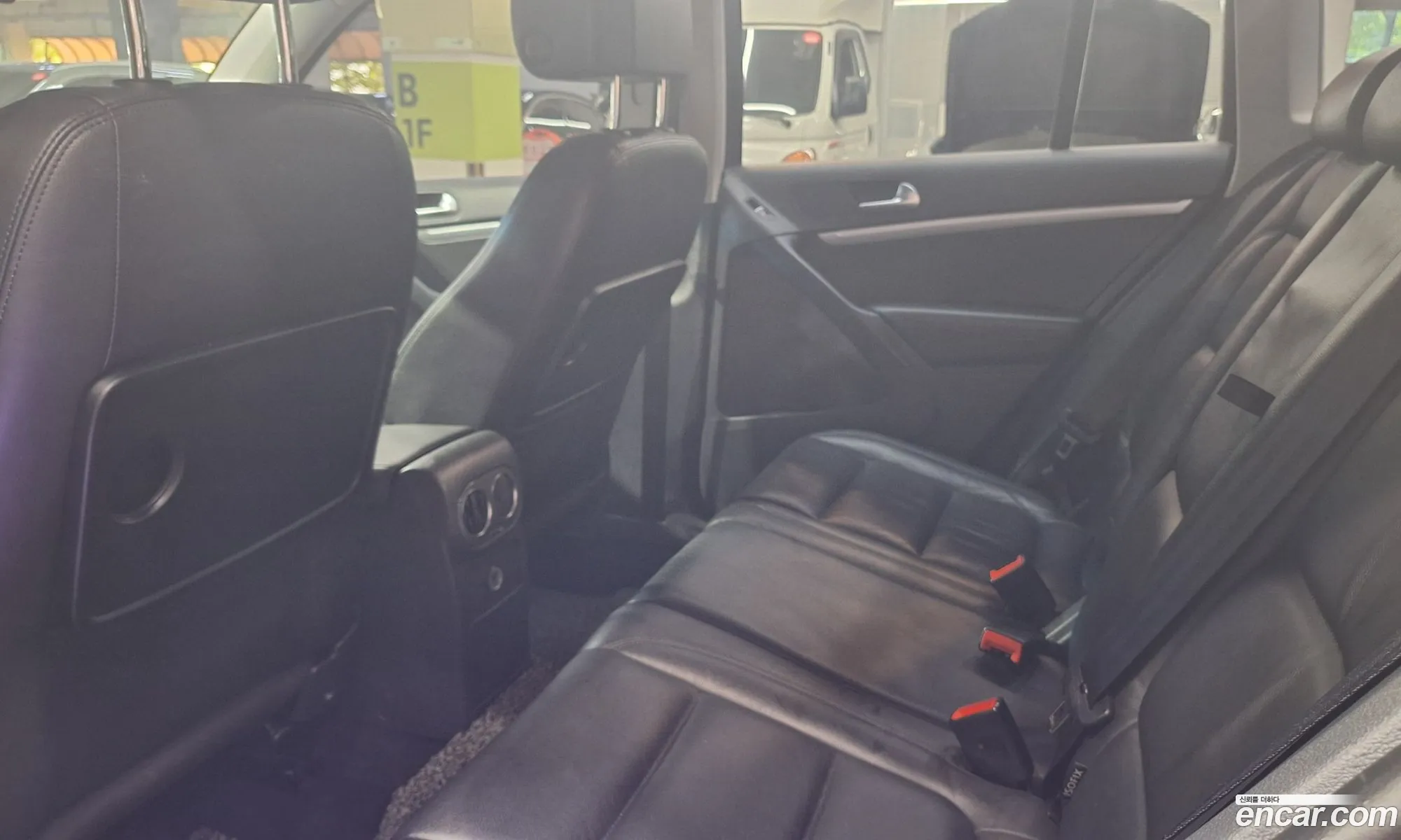 Volkswagen Tiguan 2015 — 12