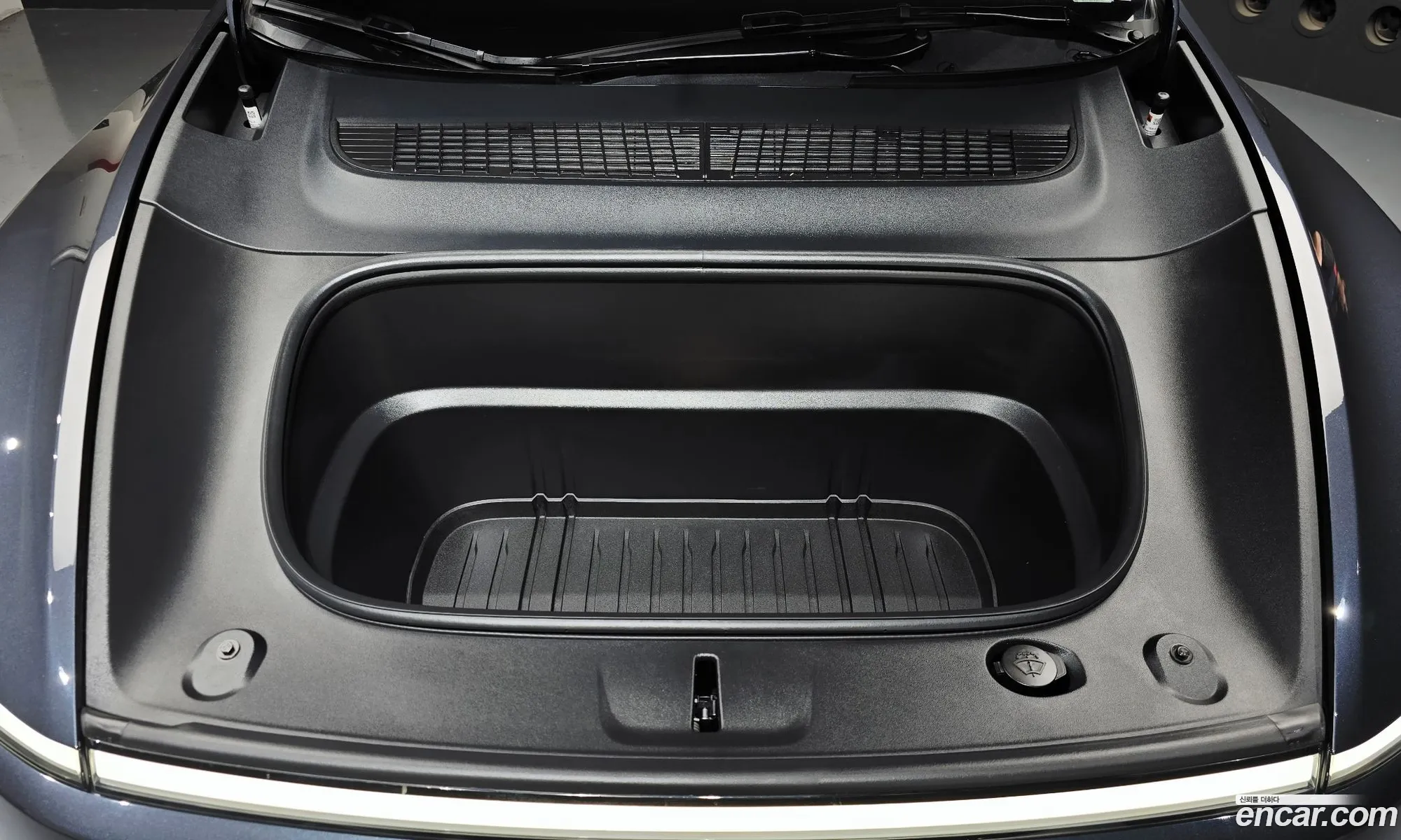 Tesla Model Y 2025 LRWYGCFJ1SC104043 — 27