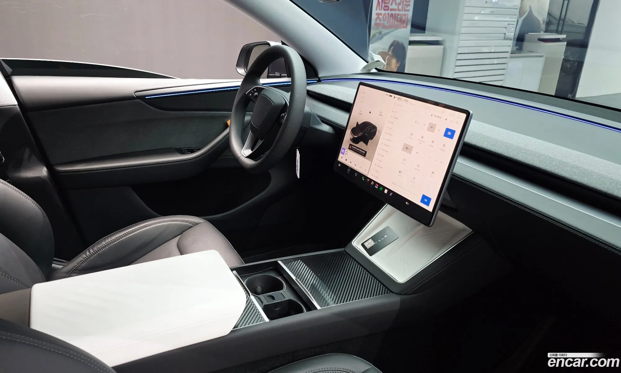 Tesla Model Y 2025 LRWYGCFJ1SC104043 — 18