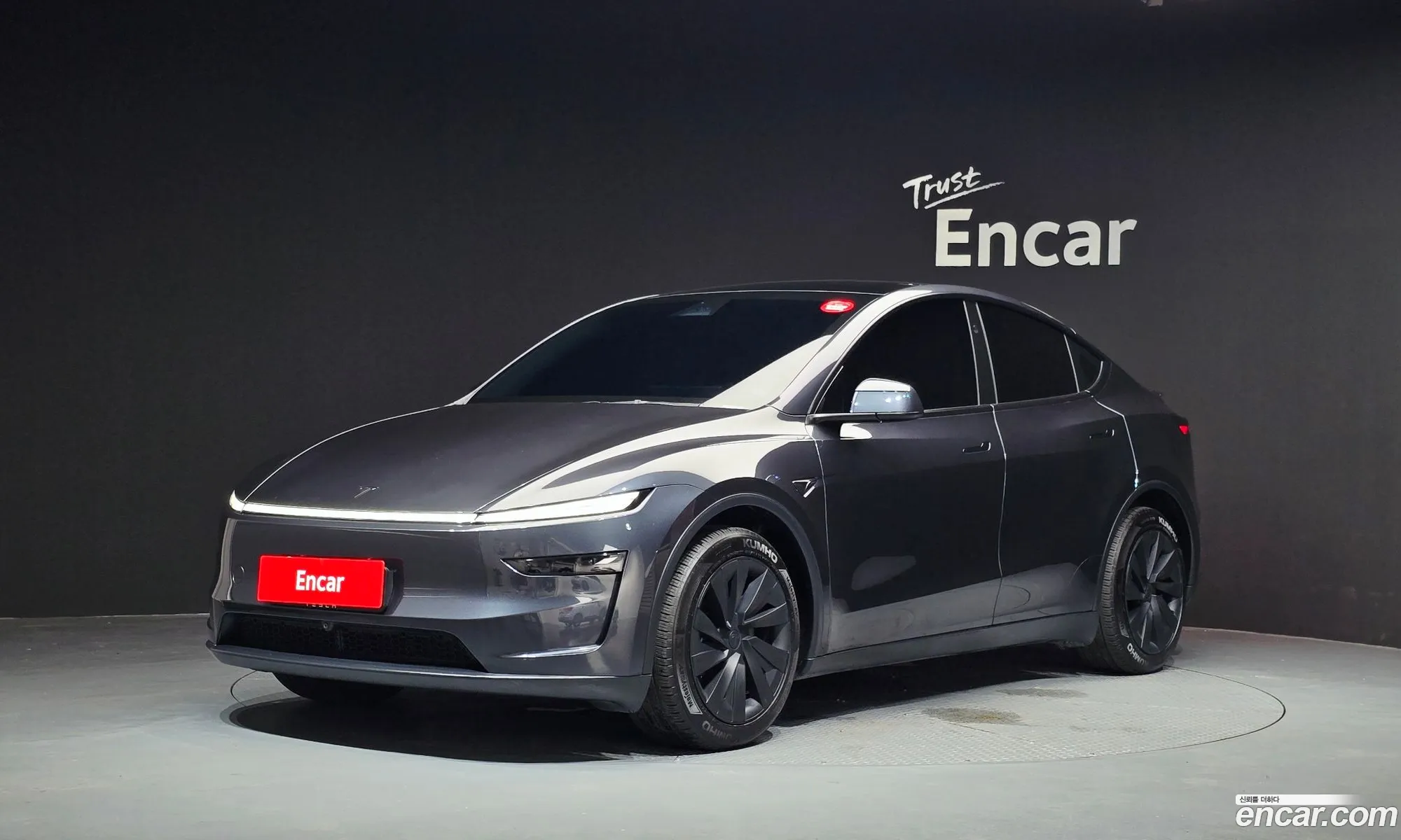 Tesla Model Y 2025 LRWYGCFJ1SC104043 — 9
