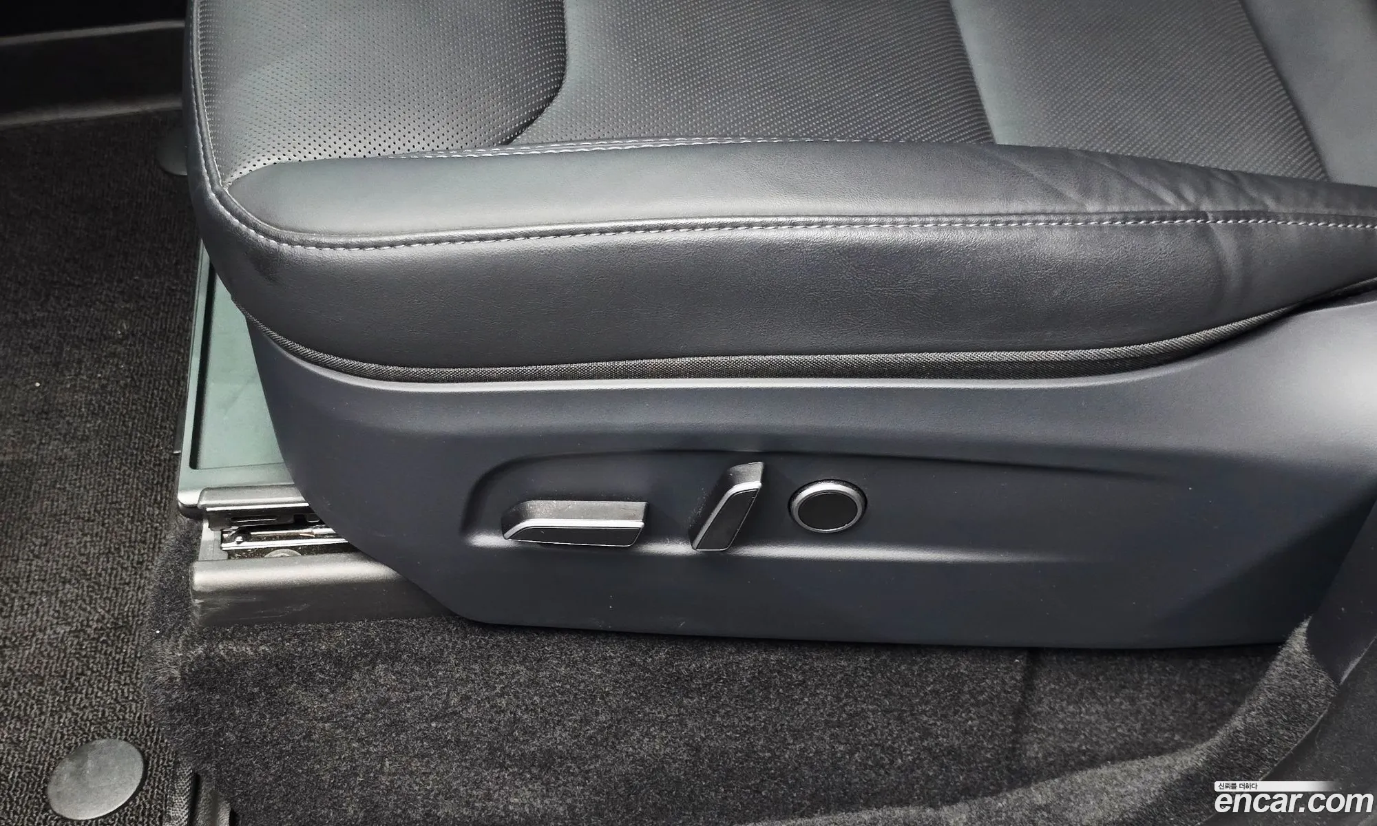 Tesla Model Y 2025 LRWYGCFJ1SC104043 — 20