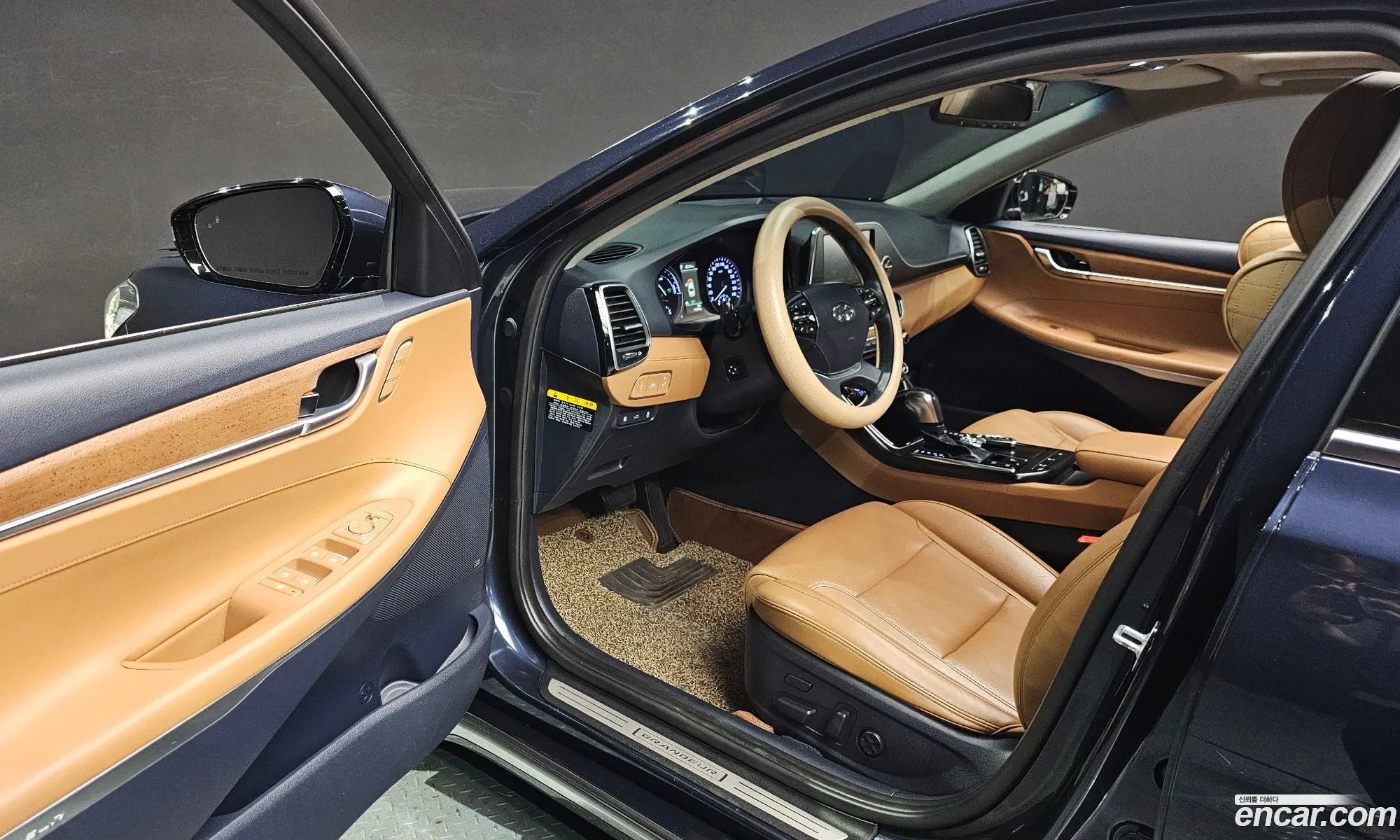 Hyundai Grandeur IG Hybrid 2017 — 3