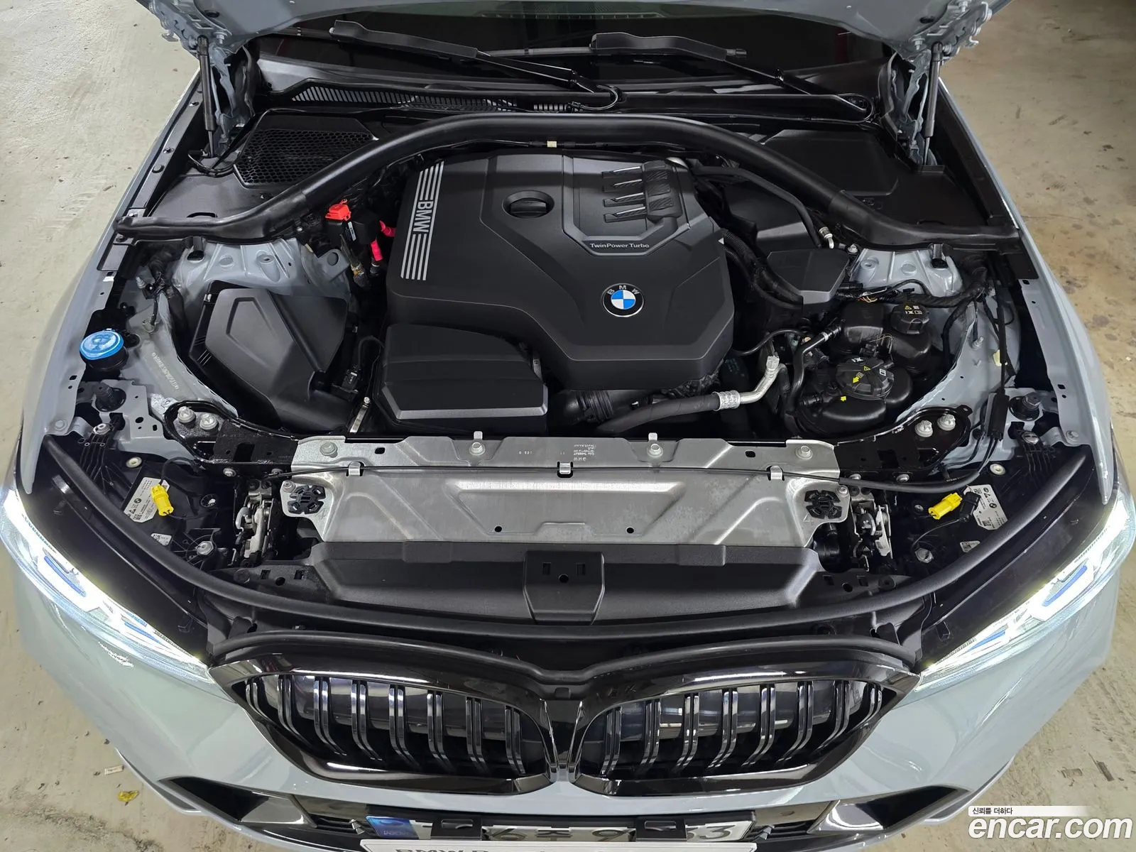 BMW 3 Series 2023 — 3