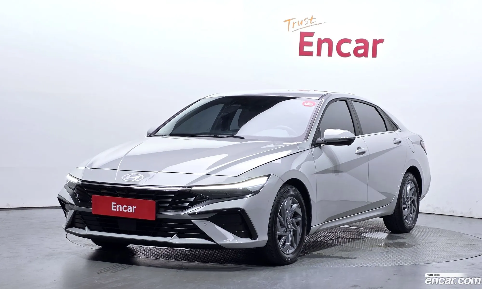 Hyundai Elantra 2023 — 12