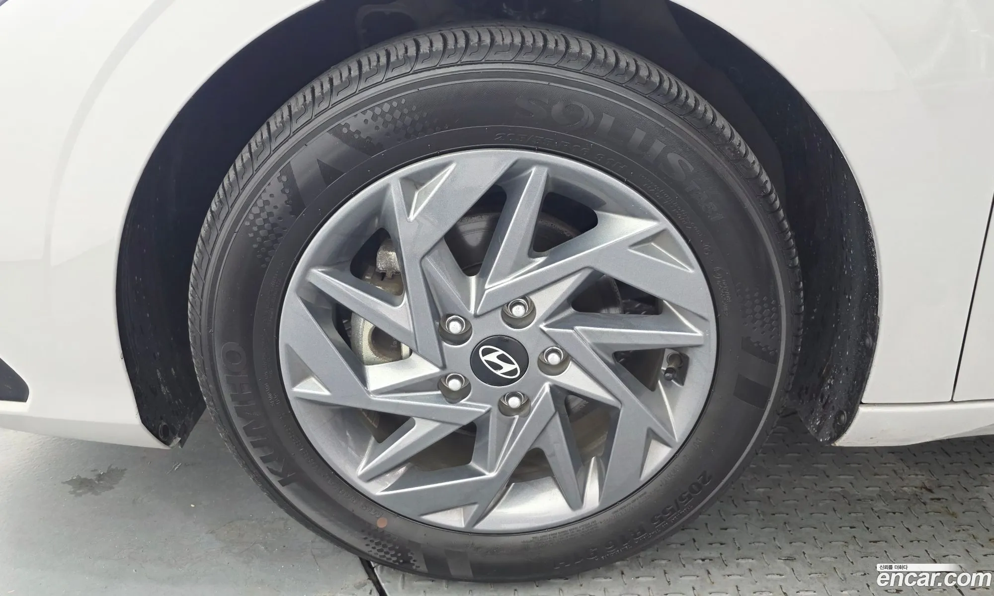 Hyundai Elantra 2023 — 19