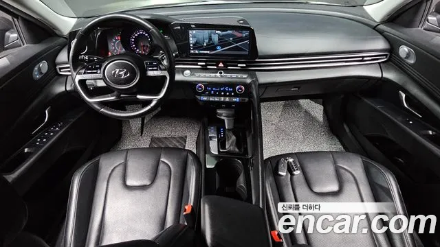 Hyundai Elantra 2022 — 4