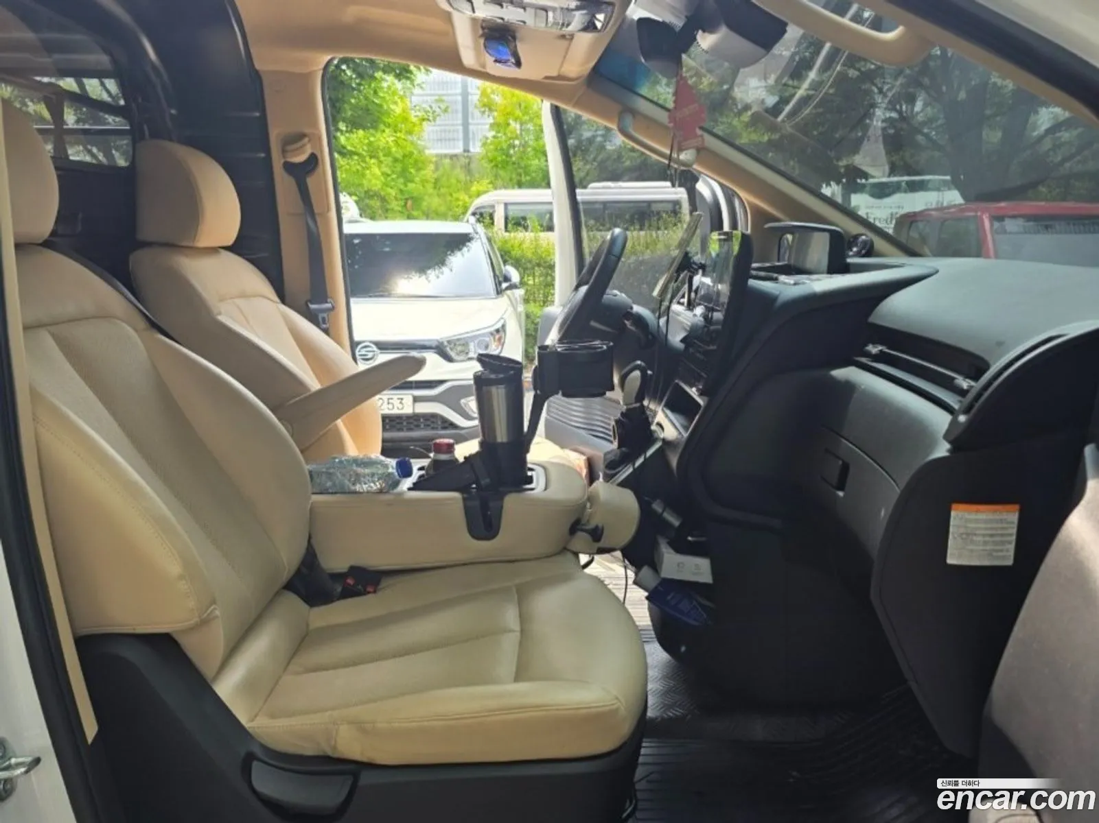 Hyundai Staria 2025 — 5