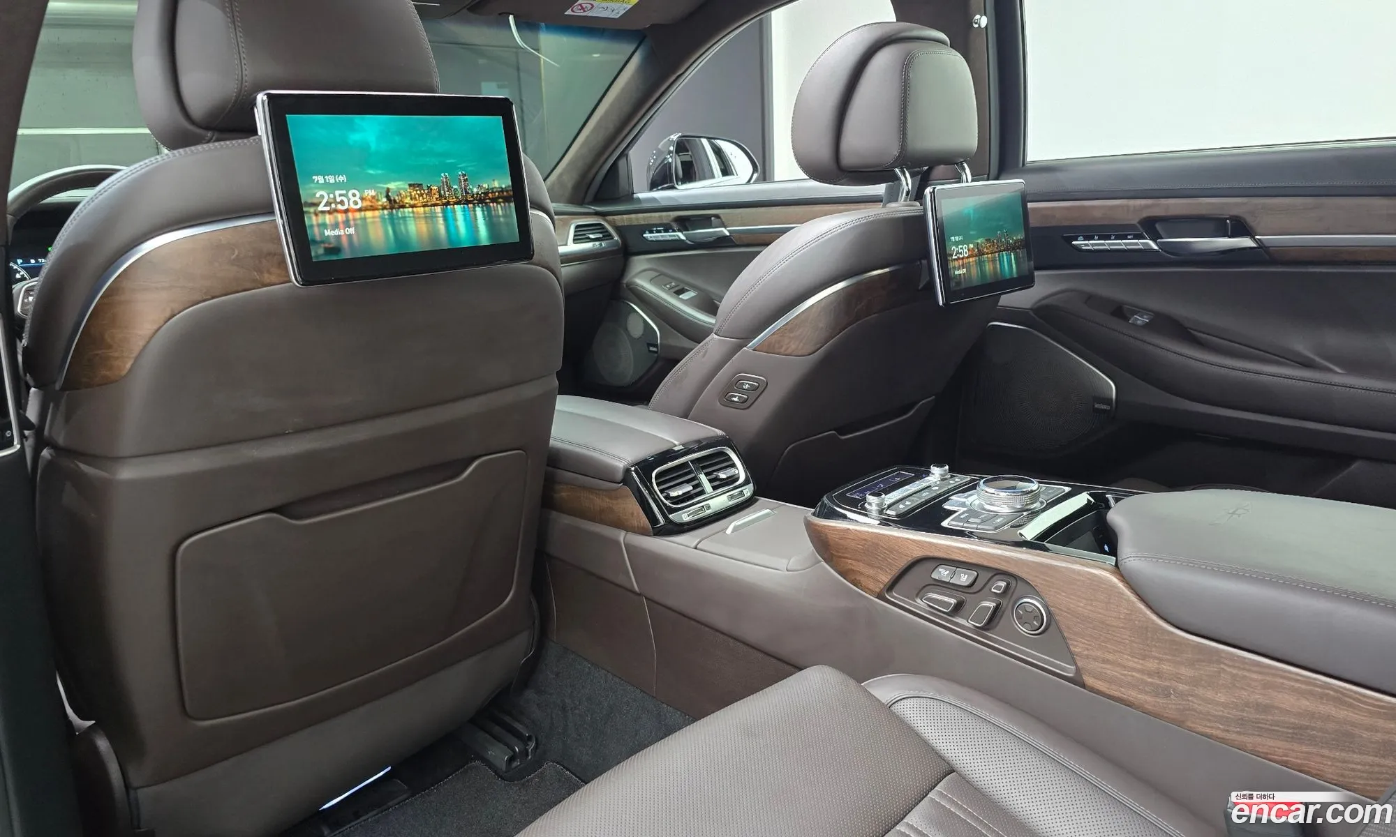 Genesis G90 2020 — 23