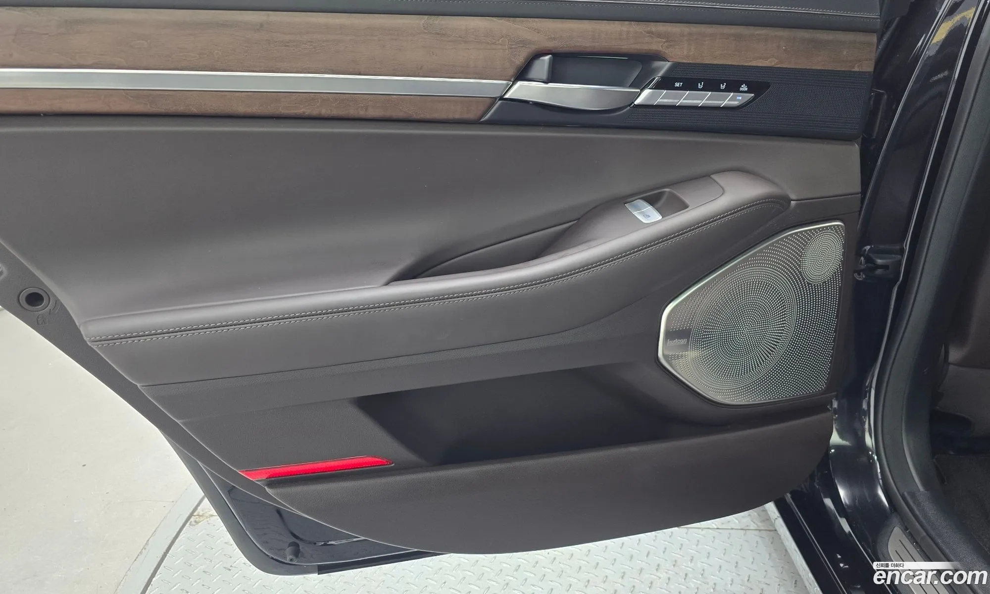 Genesis G90 2020 — 18