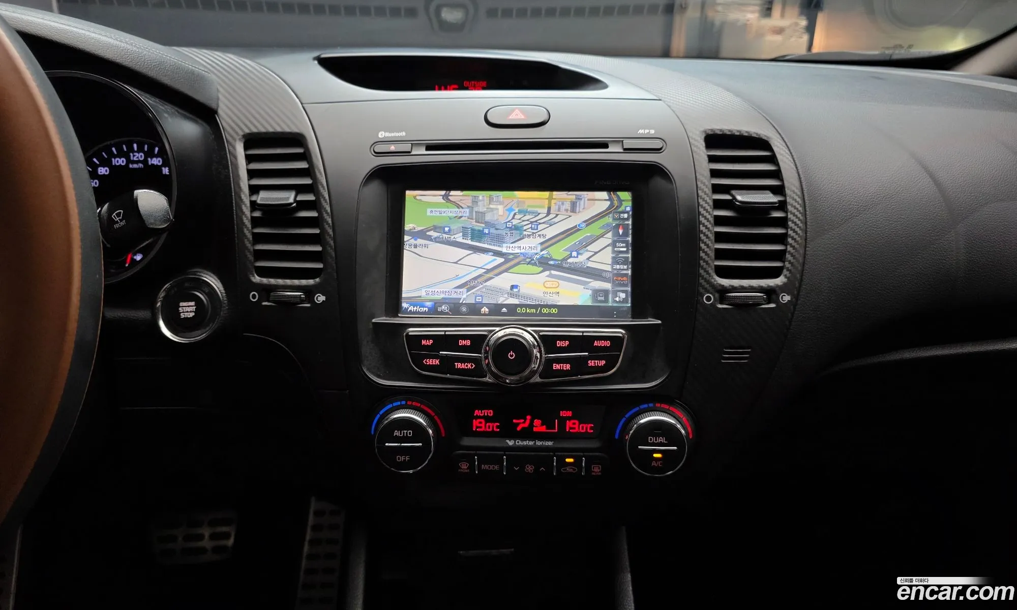 Kia K3 2012 — 27